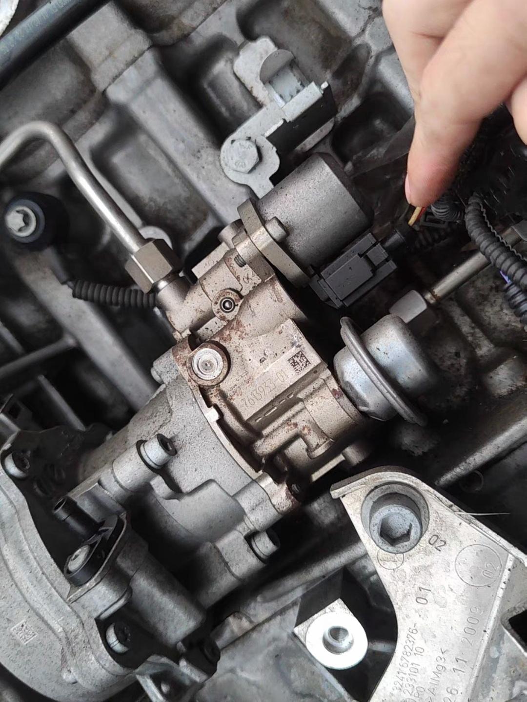宝马x5 x6 n54 n55高压油泵