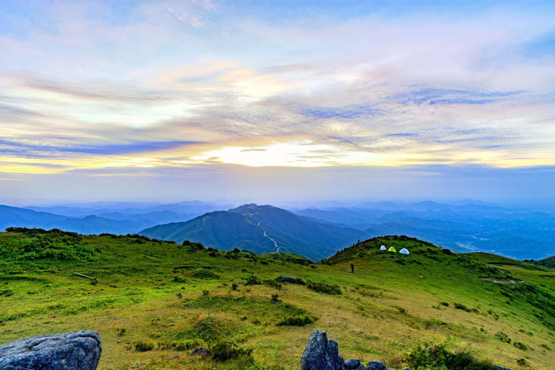 云飞嶂打卡记 云飞嶂,山岭风景区,坐落在广西壮族自治区玉林市博白县