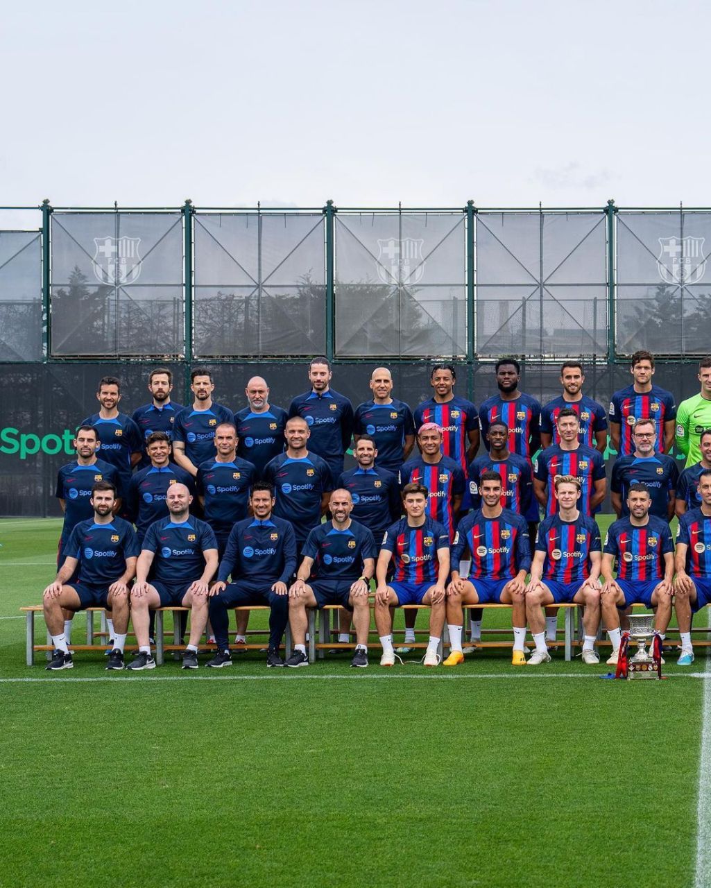 西甲冠军全家福.#巴萨##足球