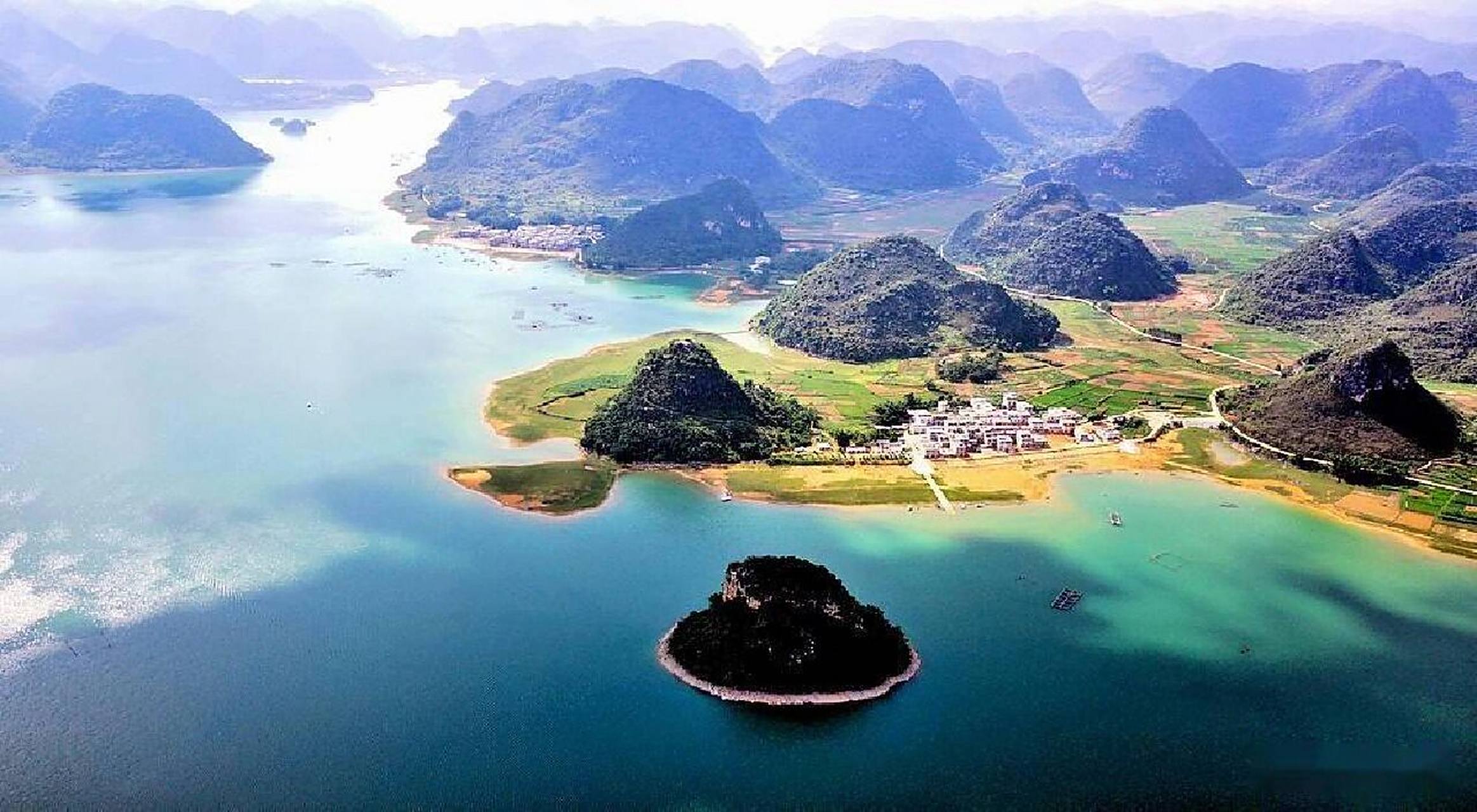 靖西渠洋湖旅游景区 渠洋湖地理坐标位于广西壮族自治区百色靖西市28