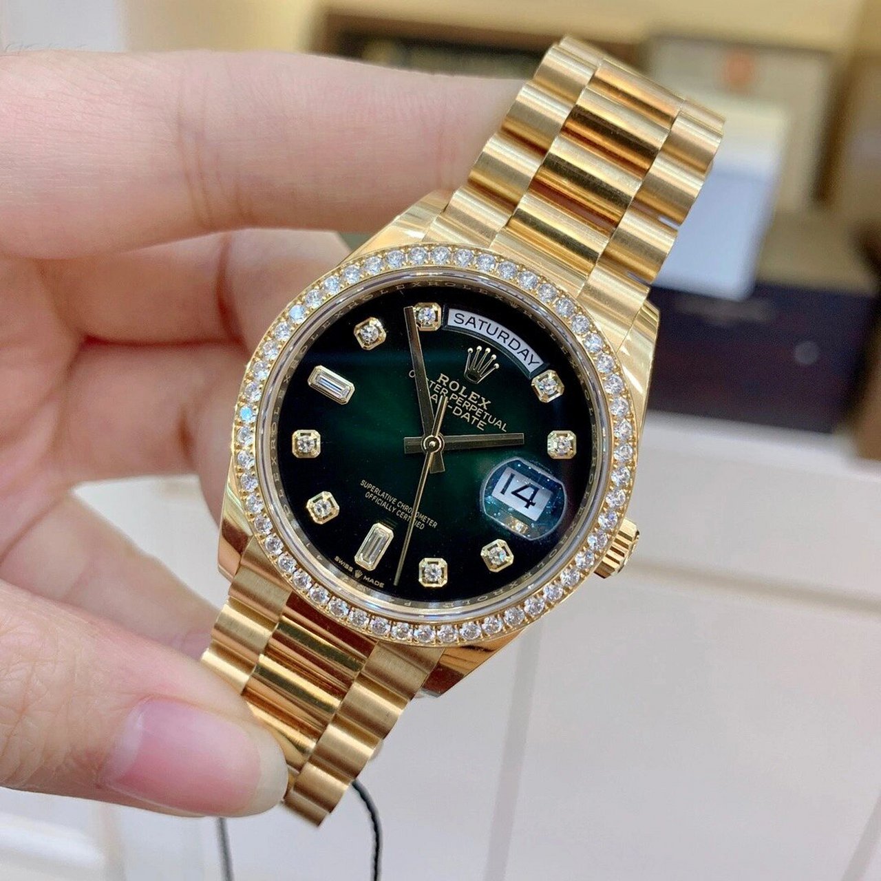 劳力士烟熏绿dd,很稀有 劳力士星期日历型m128348,钻圈烟熏渐变绿dd