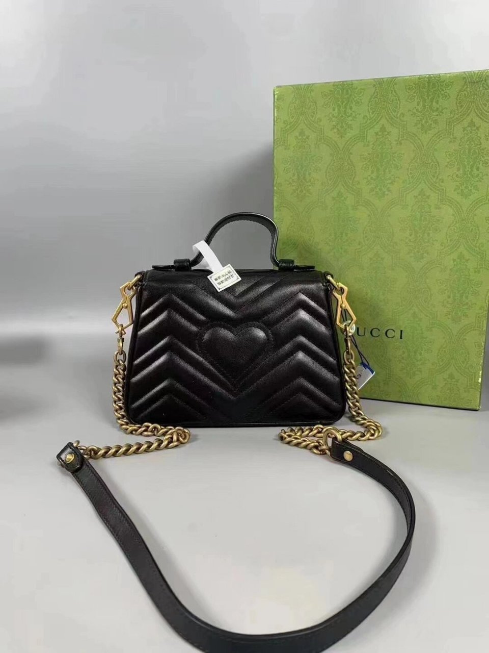 92156999元 0115古驰gucci  marmont mini马蒙黑金手柄邮差包