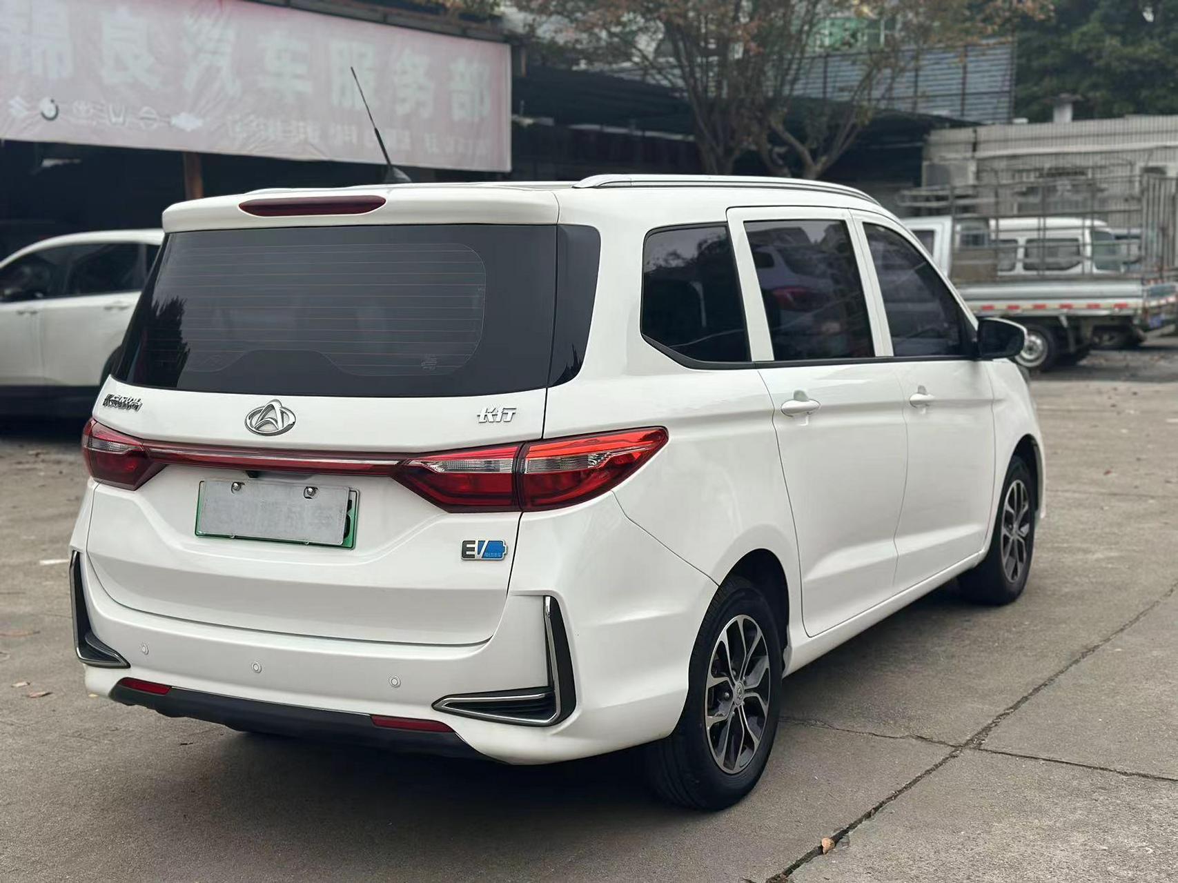 7座新能源纯电mpv,新车指导价16.