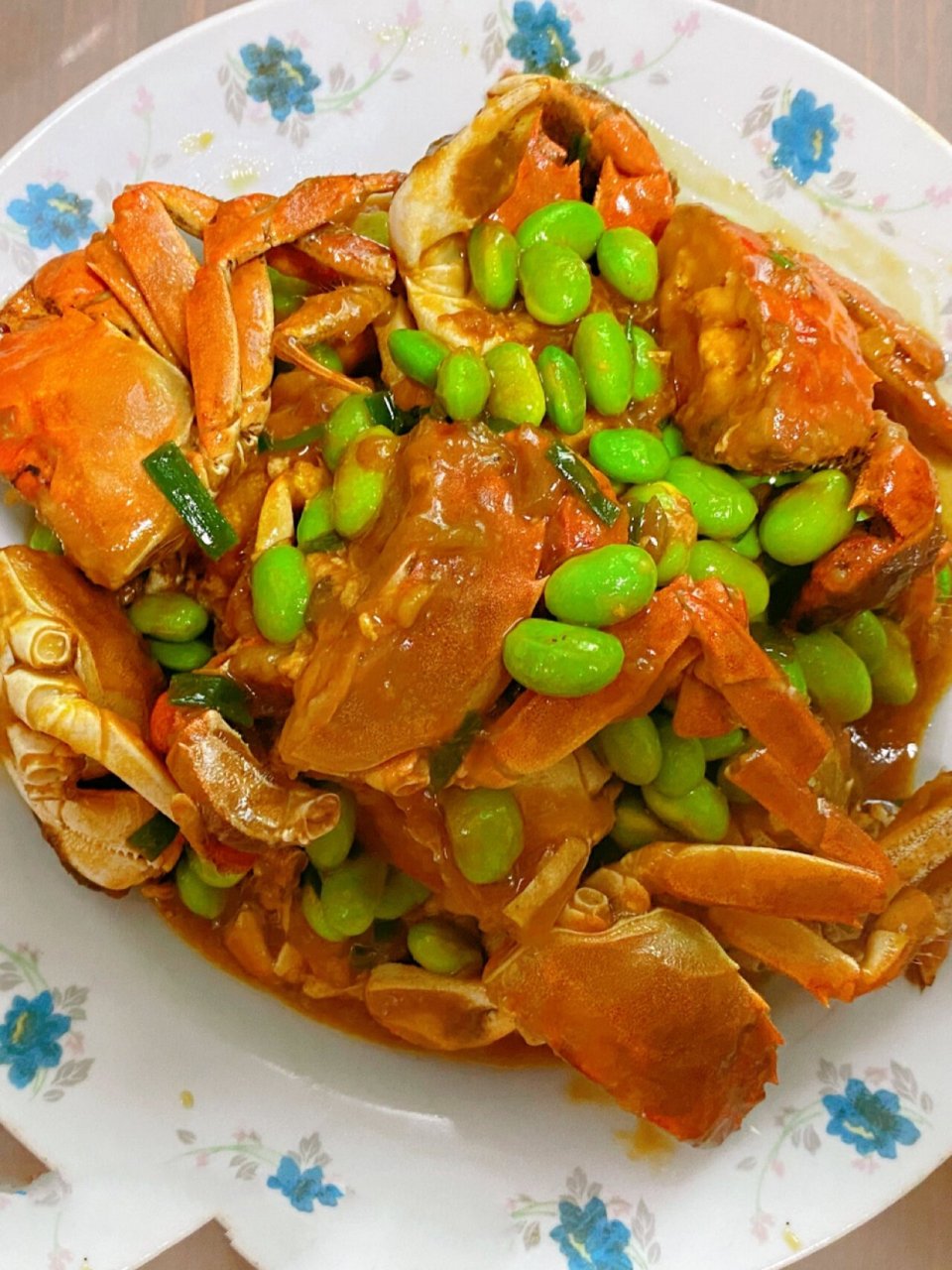 洋葱厨房|毛蟹炒毛豆(鲜美六月黄) 毛蟹炒毛豆 食材:毛蟹,毛豆,小葱