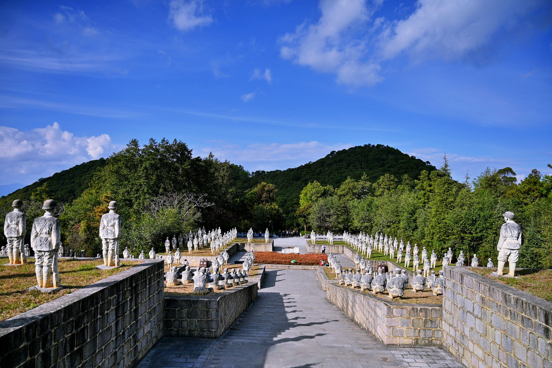 松山,此行云南走过最特别的一站,致敬滇缅公路上的英雄之魂.