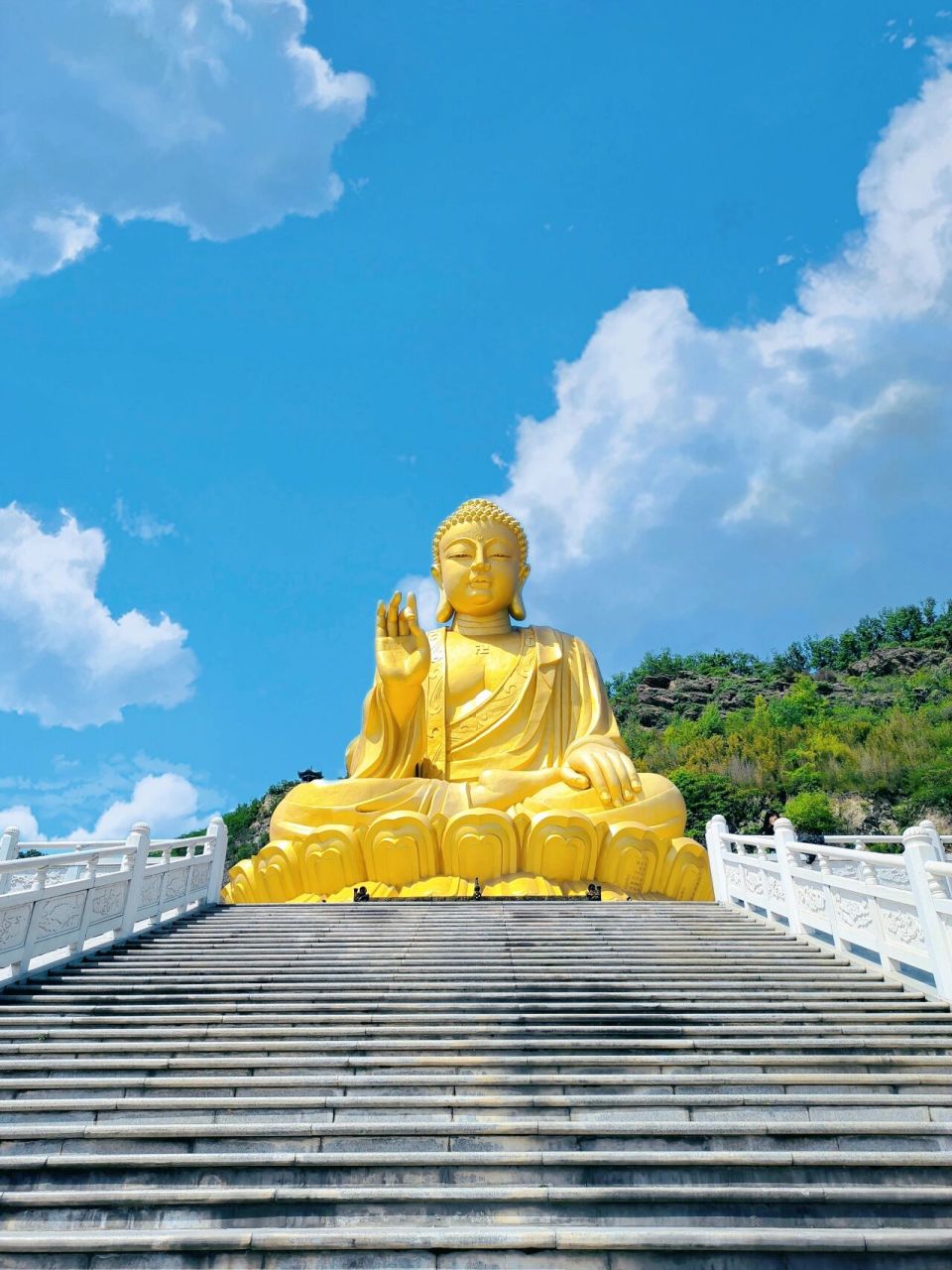 灌云大伊山风景 去灌云参加婚礼,酒店没多远处就是大伊山,去的时候