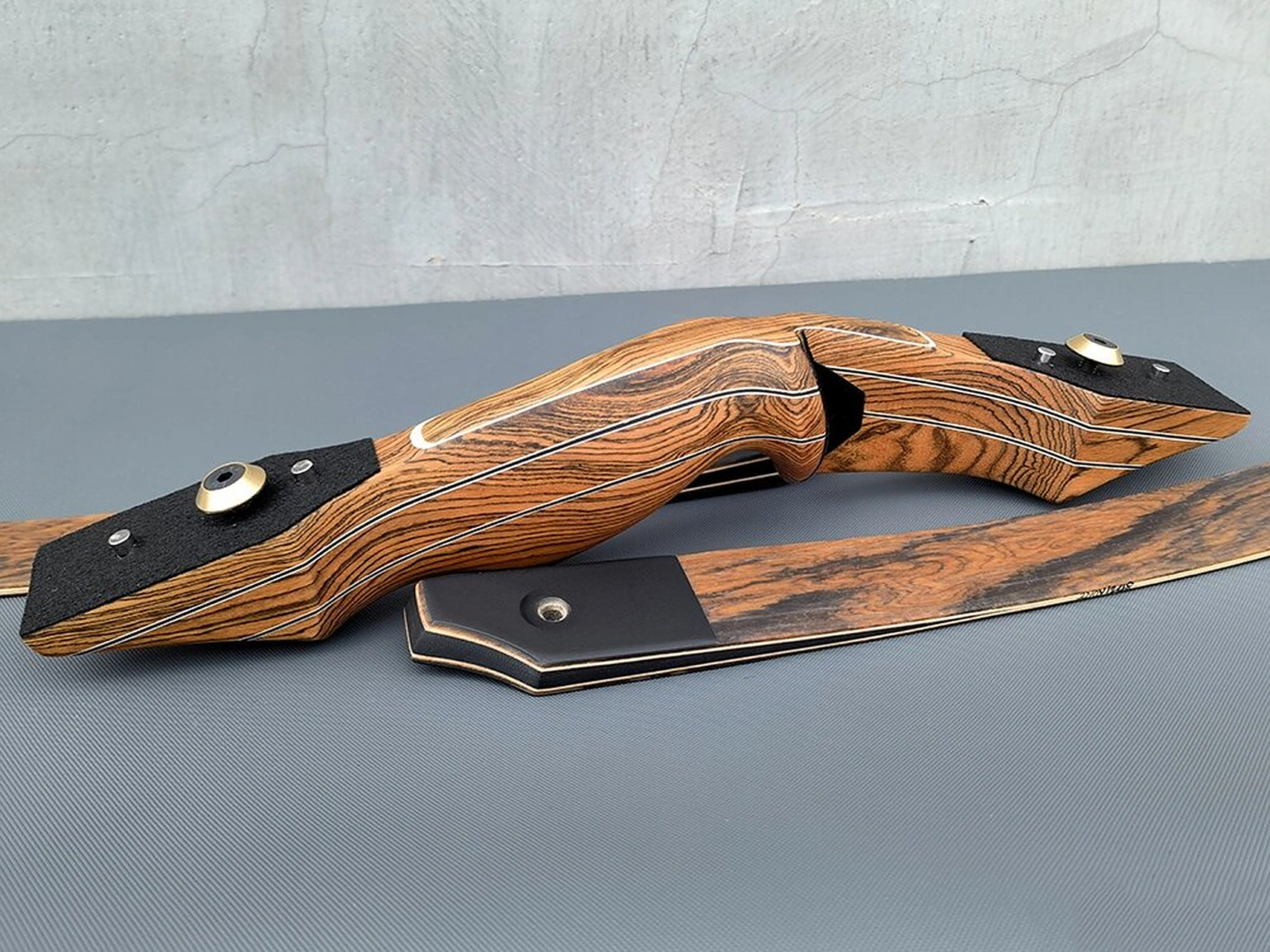 黄金檀木料制作的美猎弓 巴尔弓坊美猎弓:印第安人,黄金檀木料层压