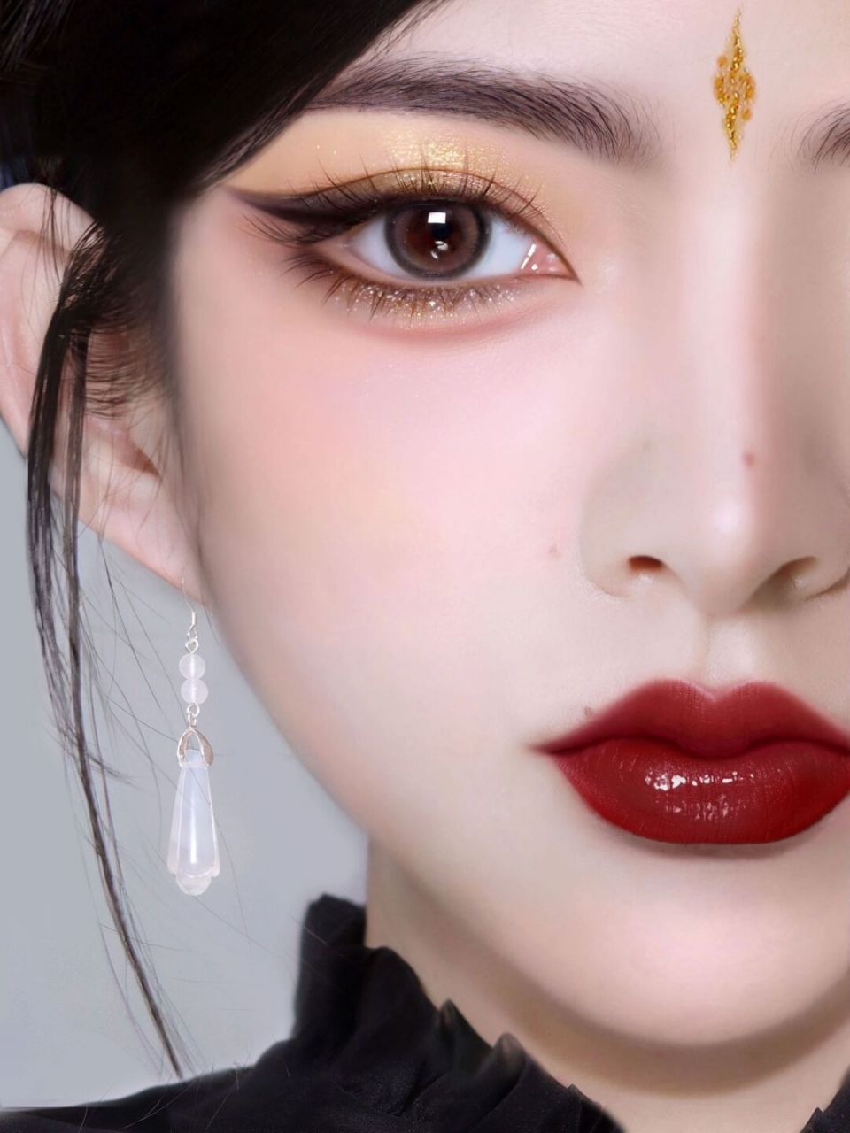 新中式# #今日妆容# #狐狸眼# #创意妆# #眼妆不重样# #慵懒周末妆