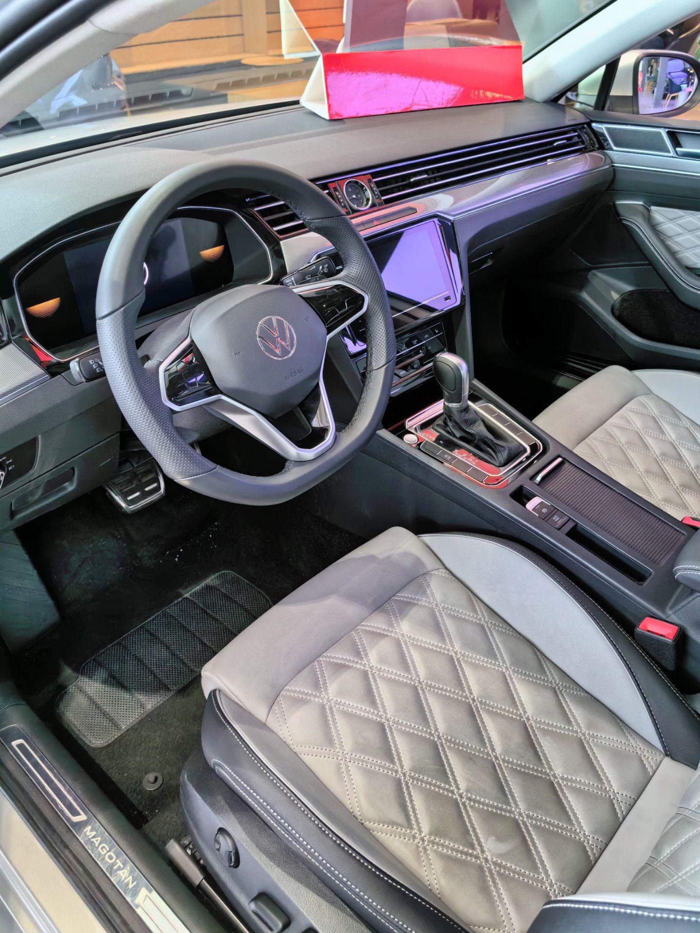 迈腾,一个有着悠久历史的汽车品牌,它不断进取,锐意创新,以精准的市场