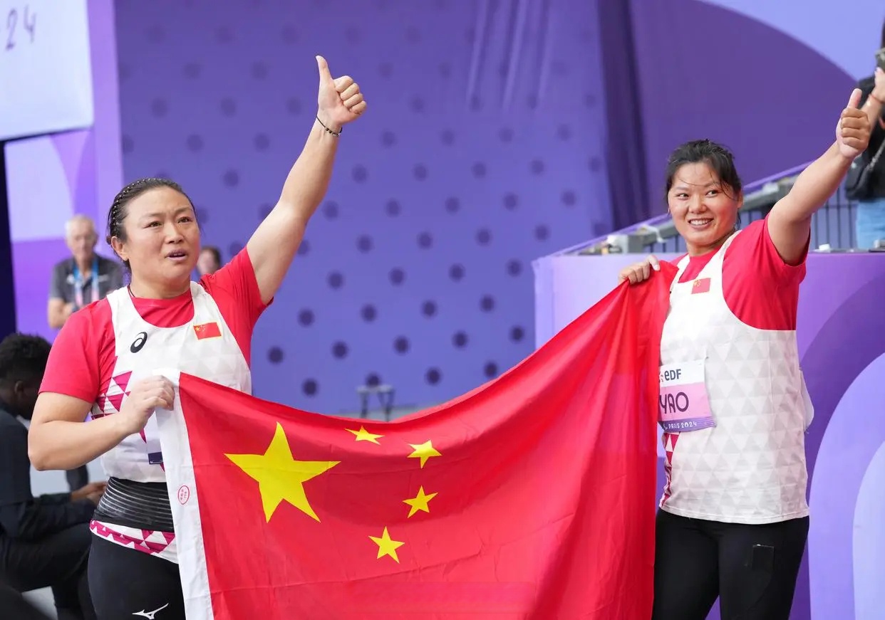 中国选手杨月以42米39的赛季最好成绩夺冠!