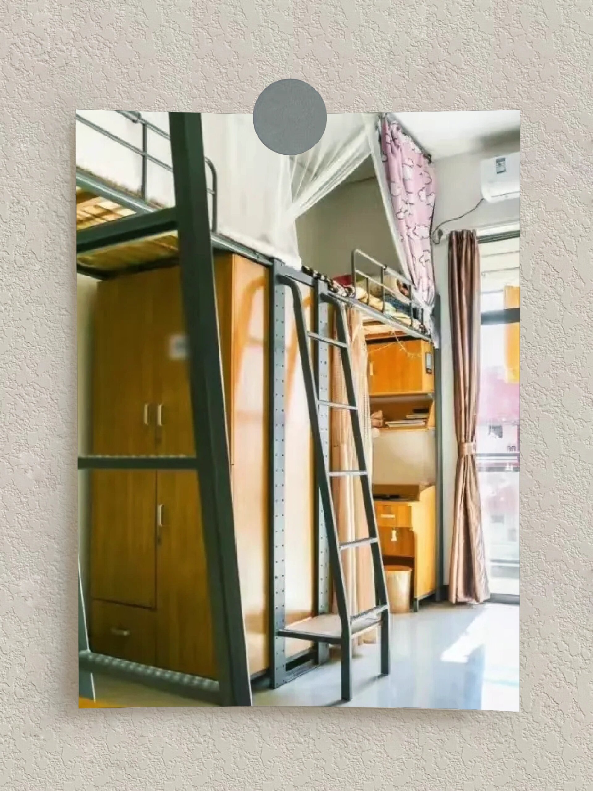 瑞安校区太绝了吧 瑞安校区,寝室一般为五人寝,上床下桌(隐私性超强