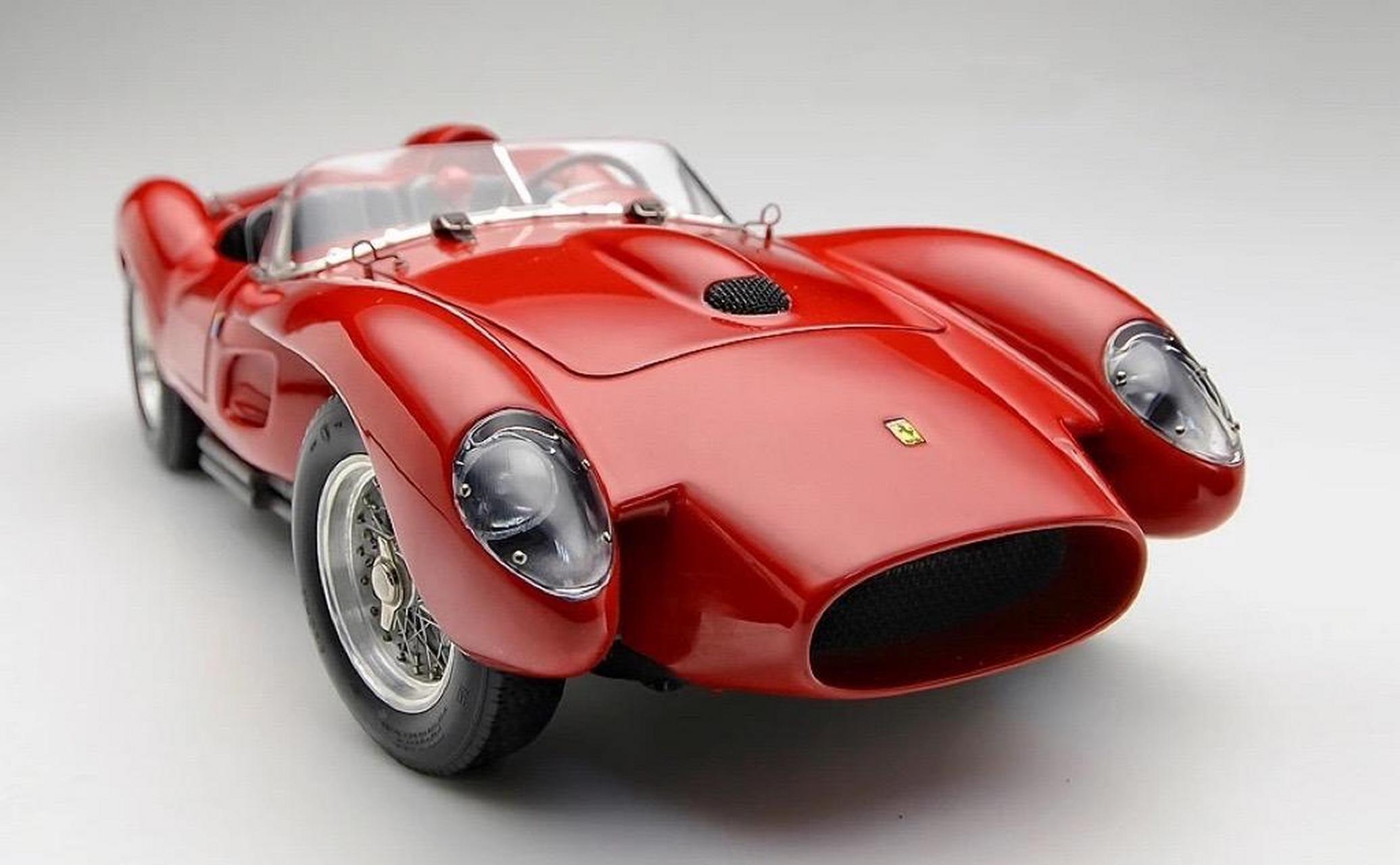 法拉利250tr 在1958年至1961年年间曾参加了19个国际赛车比赛,并获得