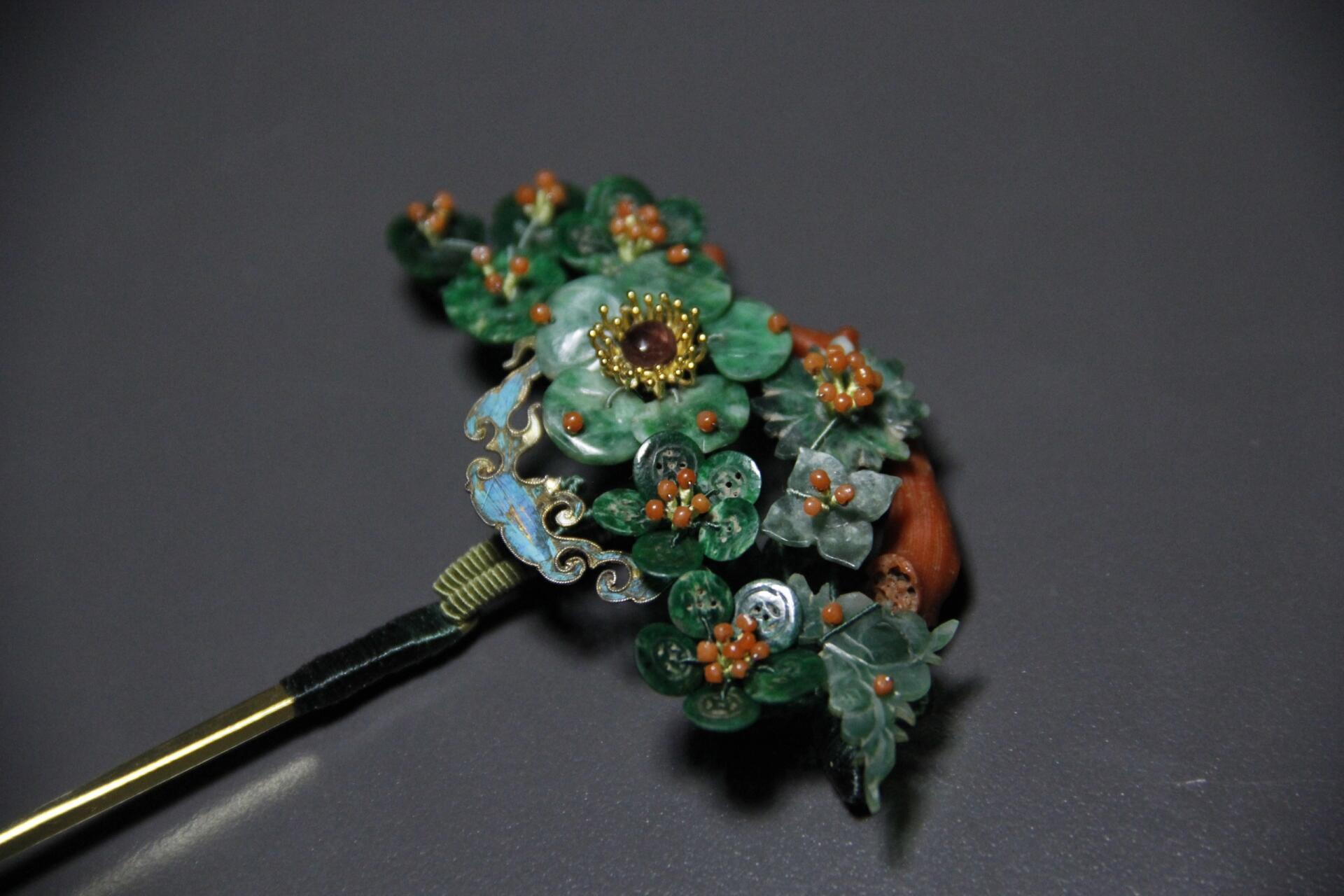 清代老翡翠绿梅多宝簪