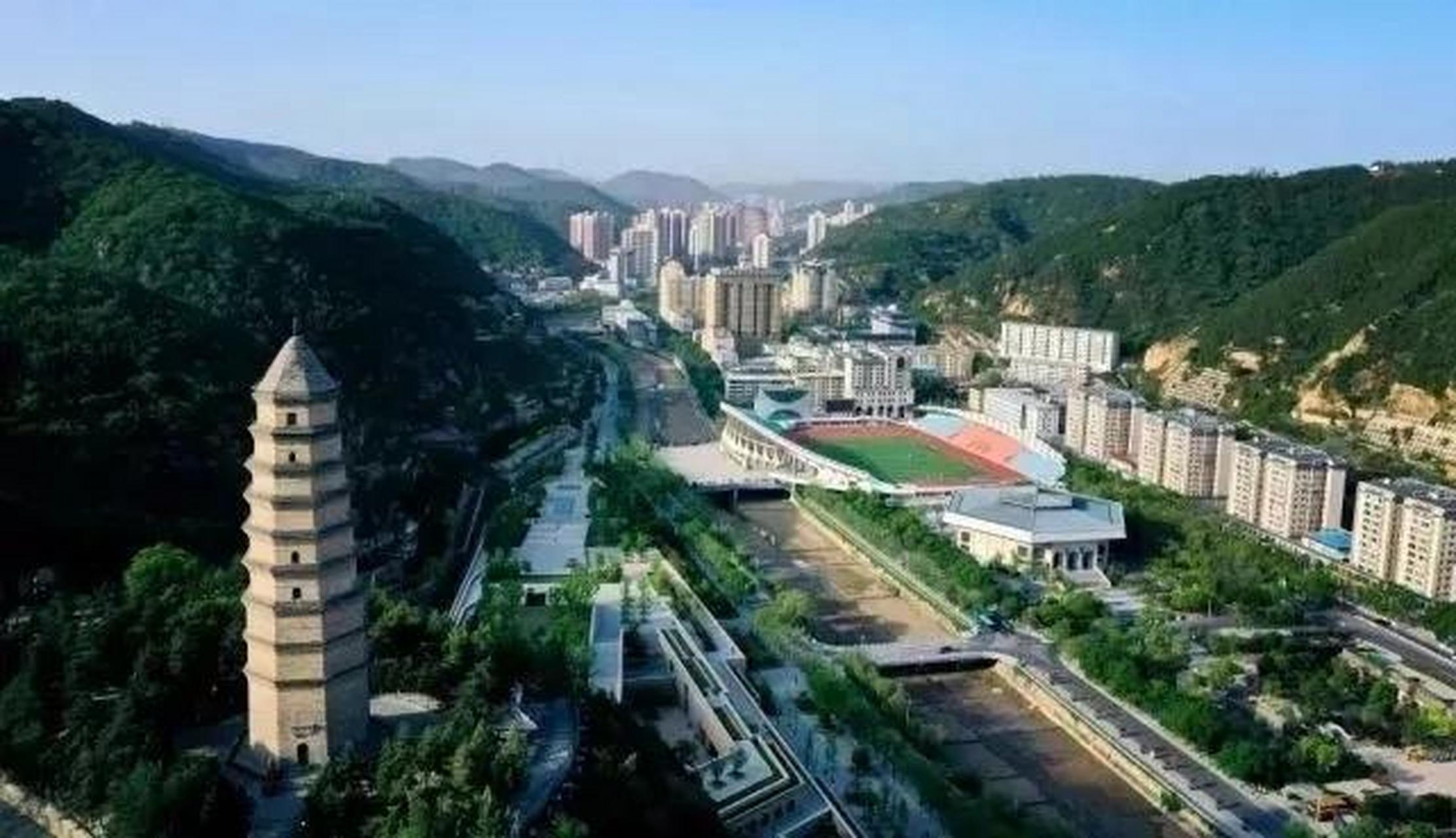 2021年陕西省延安市13区县市gdp排名榜  第一名宝塔区:416.