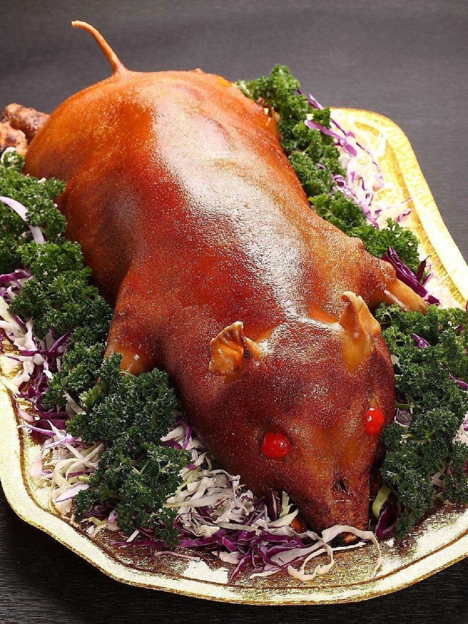 全宇宙最好吃的烤乳猪 清明祭祖   金猪纳福    壮姑娘烤乳猪全城火爆