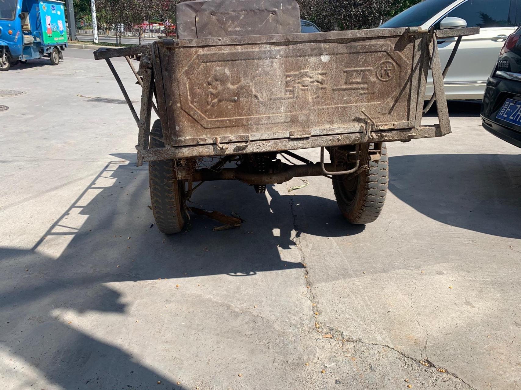 河南长葛奔马单链条三轮车,一代经典湘潭6马力柴油机