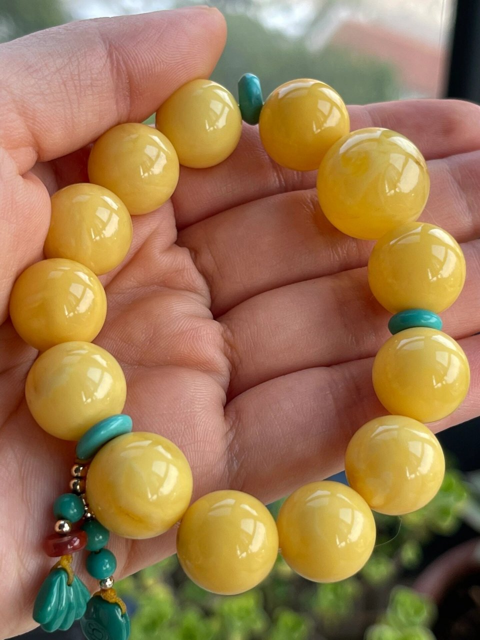 氧化三年的乌料蜜蜡也很美 最终都是变黄啊