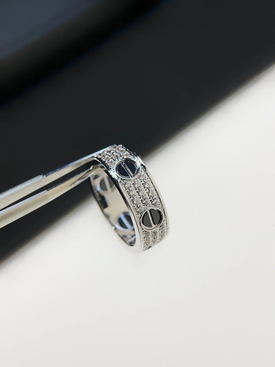 男女均可佩戴 任何场合都合适的卡地亚满天星黑钉戒指95