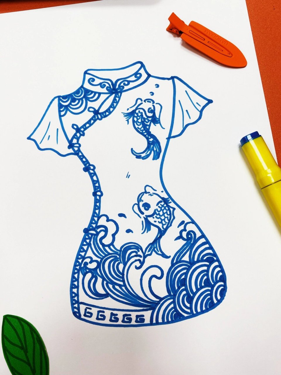 手绘旗袍—青花瓷色系运用 青花瓷色系～可以绘画旗袍/瓶瓶罐罐/静物