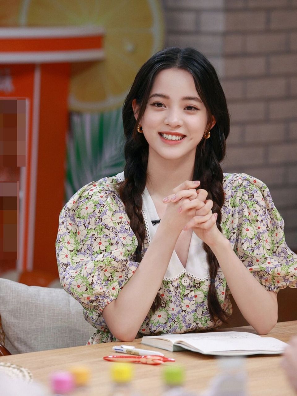 欧阳娜娜#相遇的夏天# 节目穿搭科普合集 清新甜美的nabi,少女感溢出