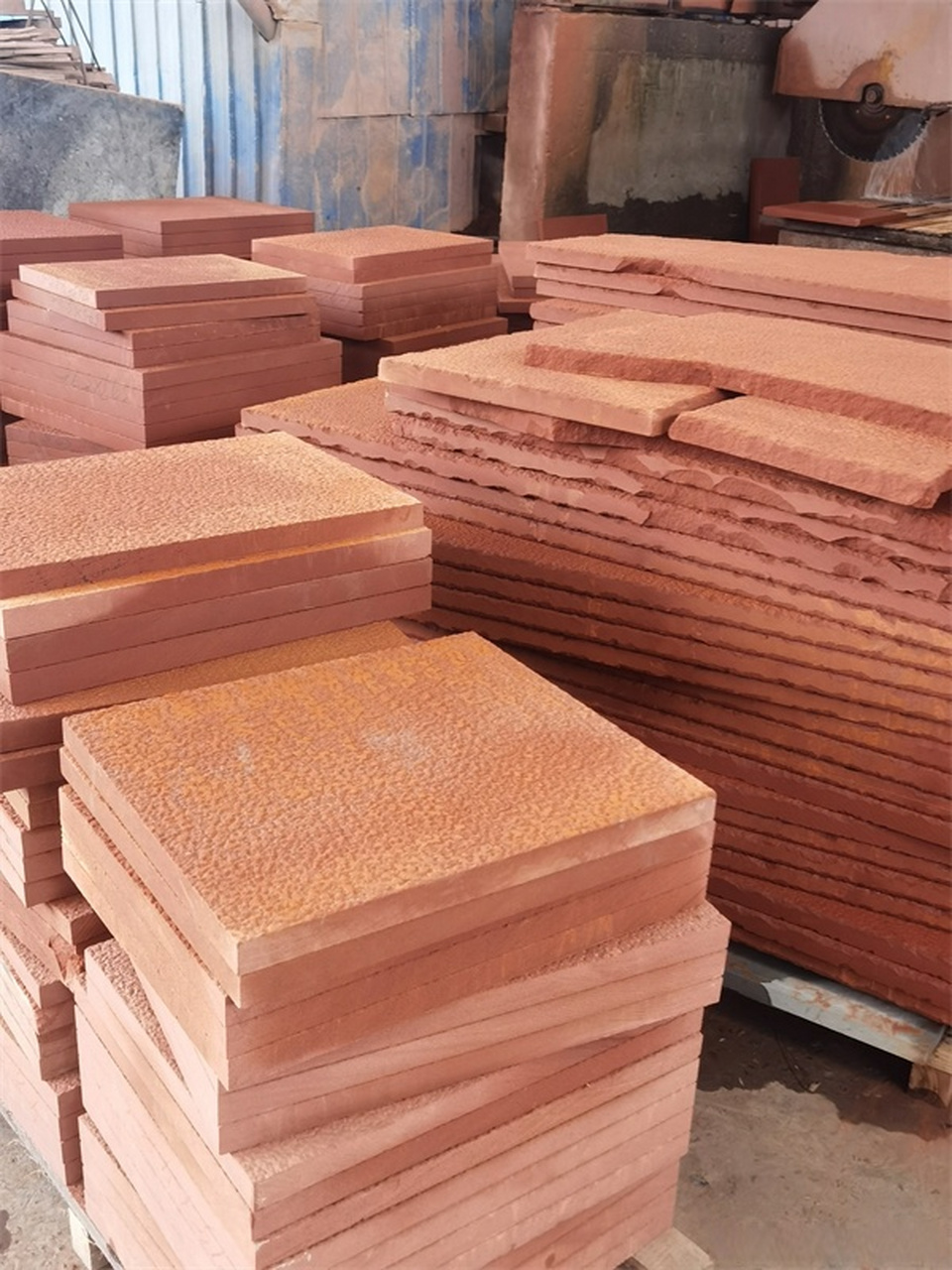 四川红砂岩是一种在四川地区广泛分布的砂岩.