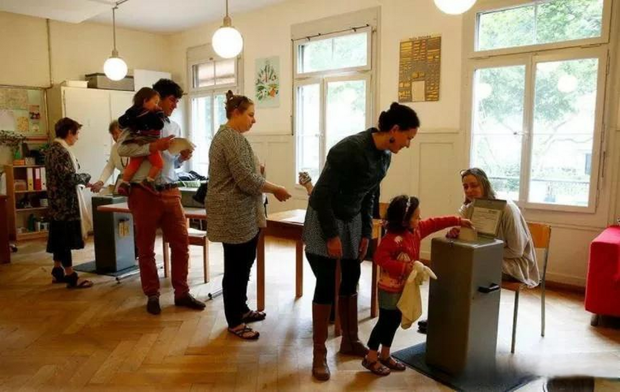 每月1600英镑!英国首次开展"无条件发钱"实验,想彻底解决国内贫困?