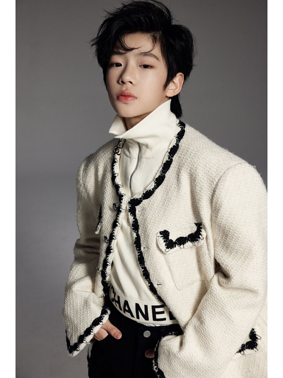 get张轶程帅气生日照  摄影.studio 穿搭