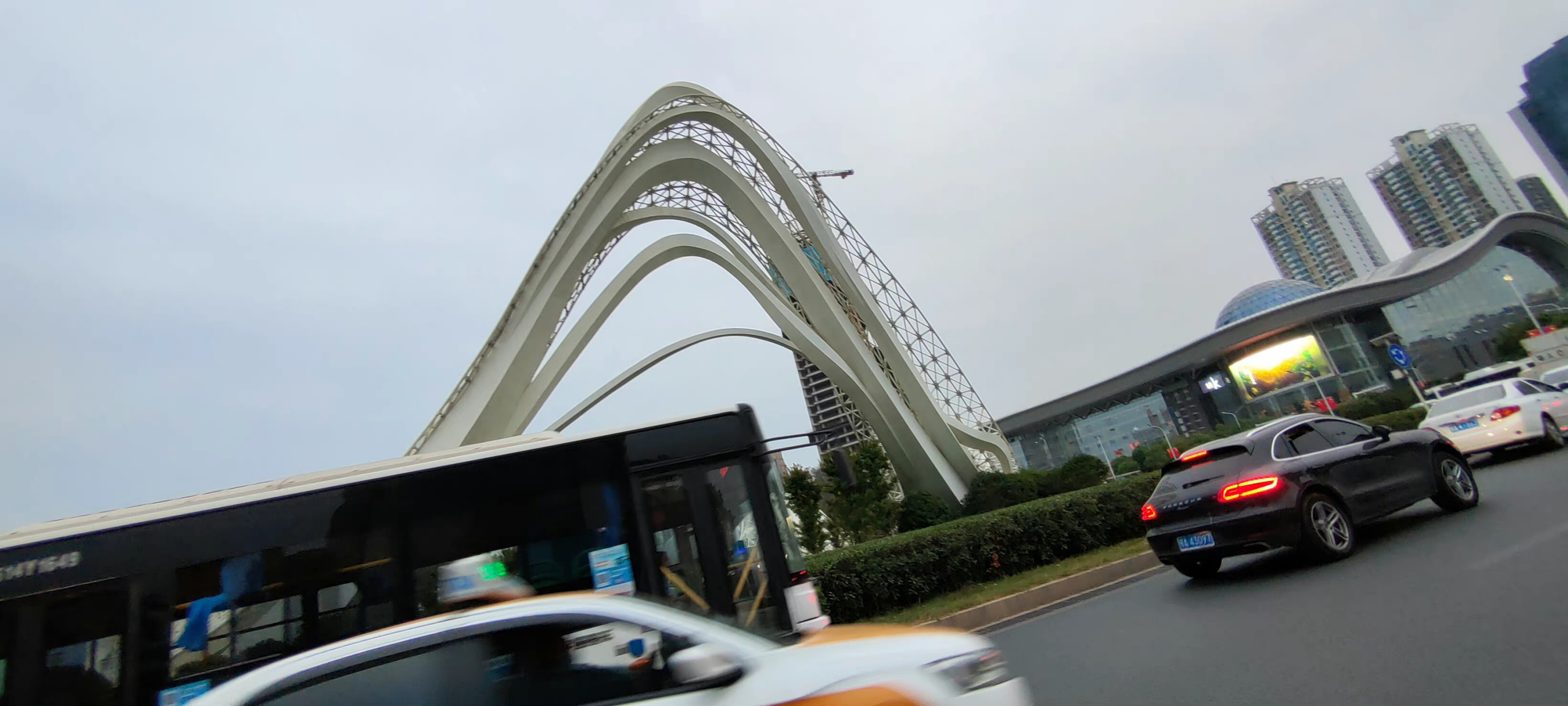 武汉光谷今日新闻头条视频直播(武汉光谷今日新闻头条视频直播回放)