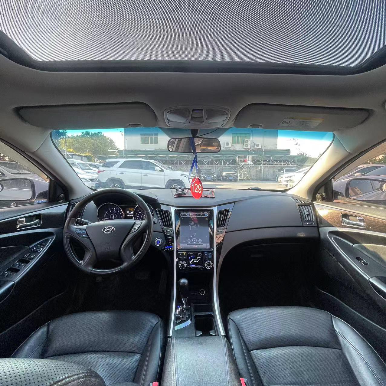 95,首付5000.新购入 现代索八自动豪华版2