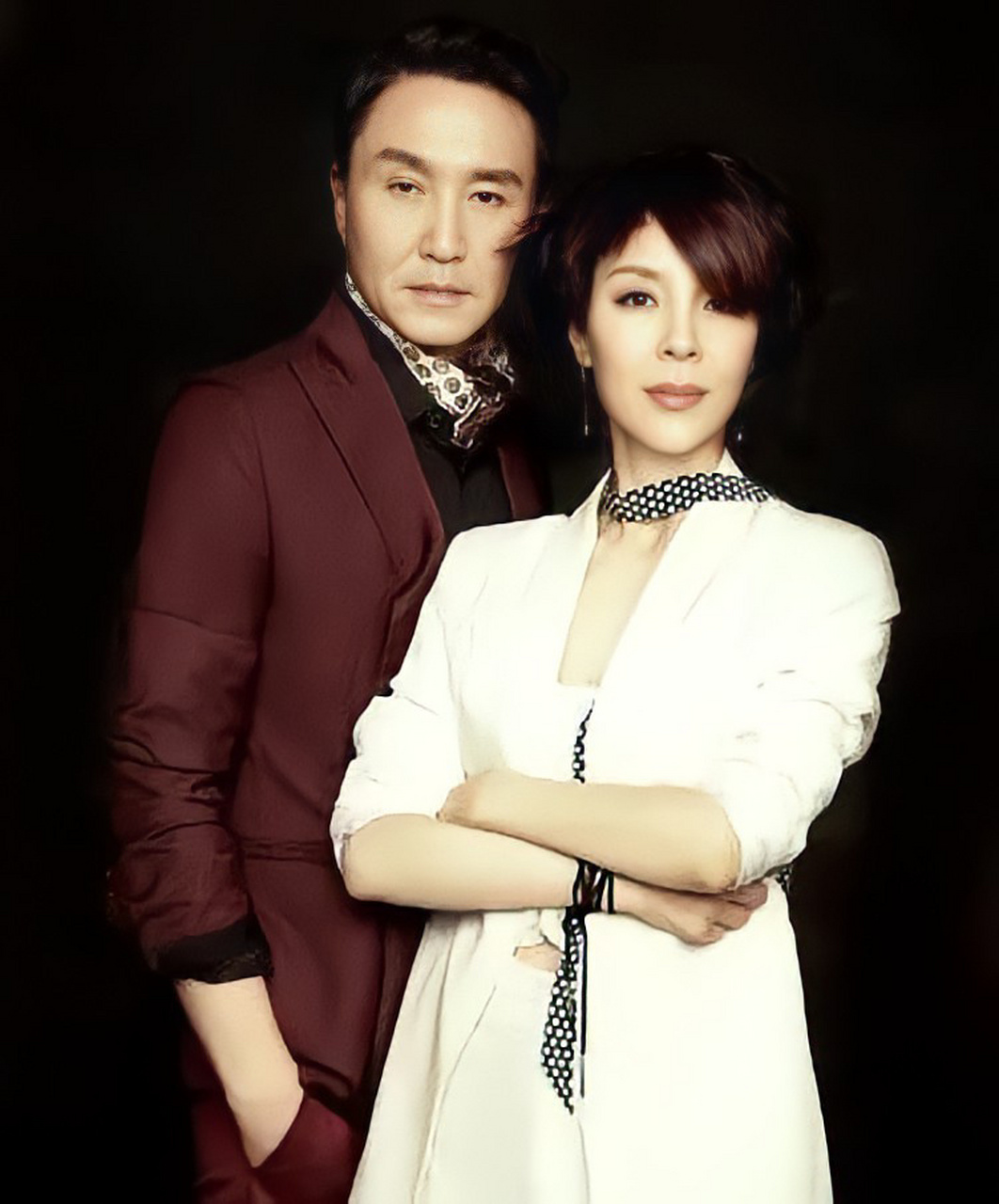 老戏骨吴刚娶初恋岳秀清,恩爱31年模范夫妻   出道几十年的吴刚,终于