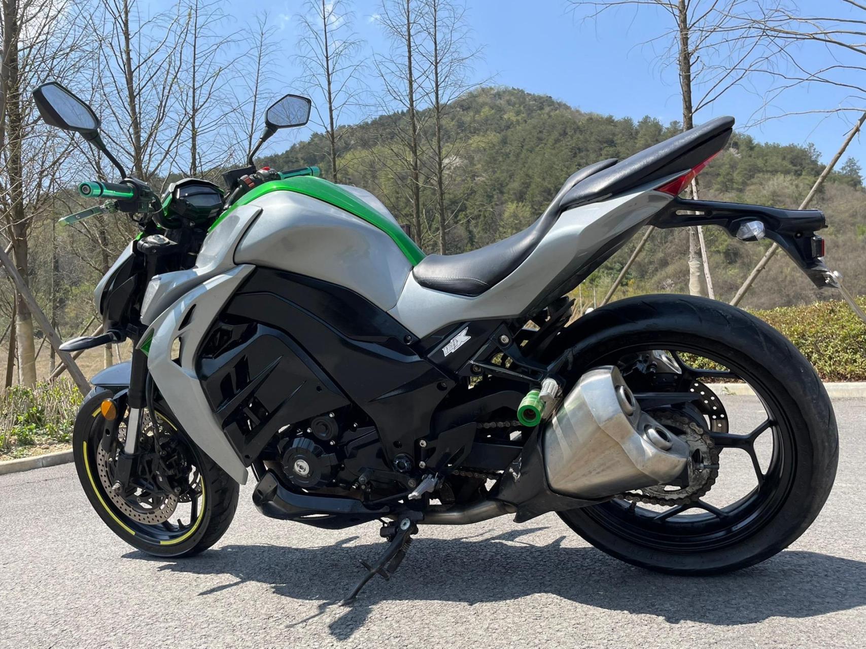 19年嘉爵n19,大蟒蛇,电喷水冷双钢400,倒置减震,车况精品.