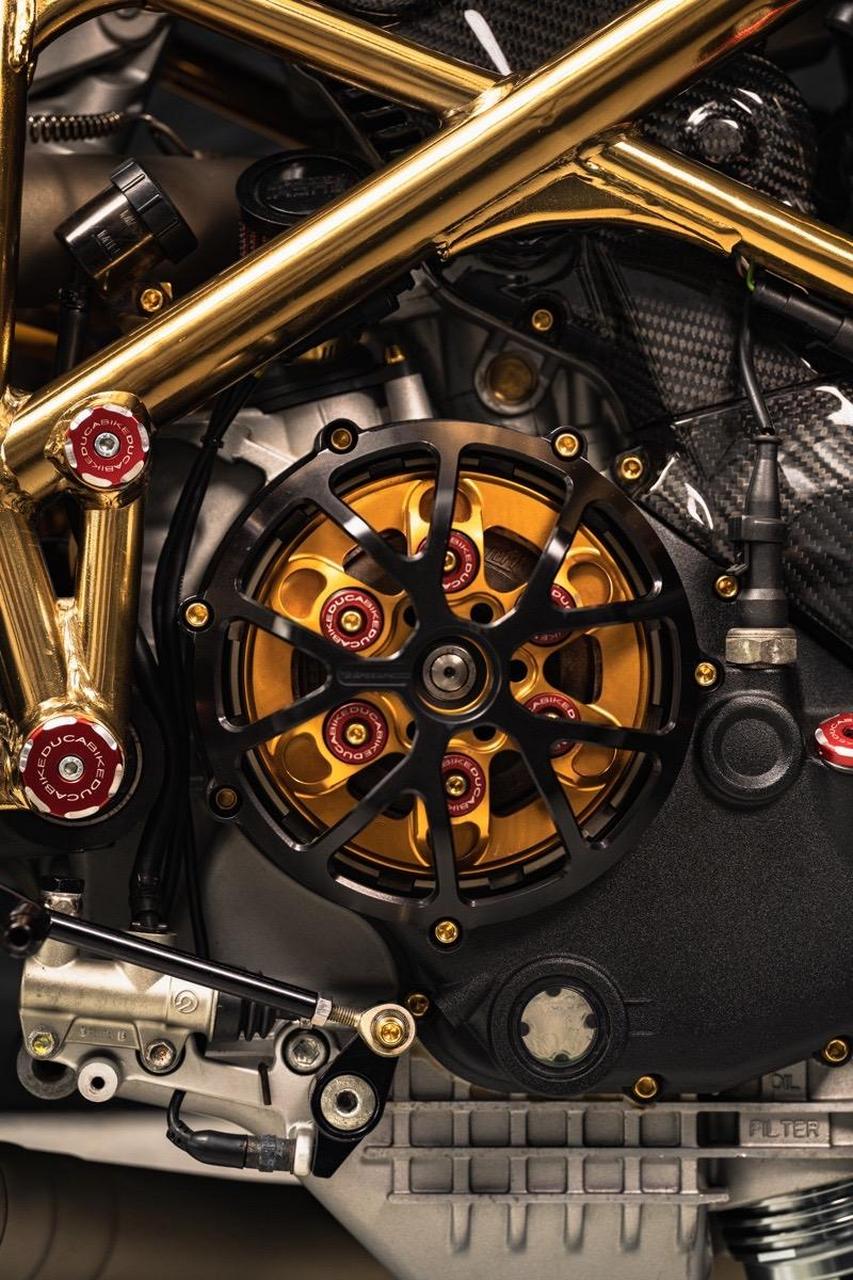 2007年的杜卡迪 1098,来自纽约的ronaldo ferreti 花了两年时间在社区