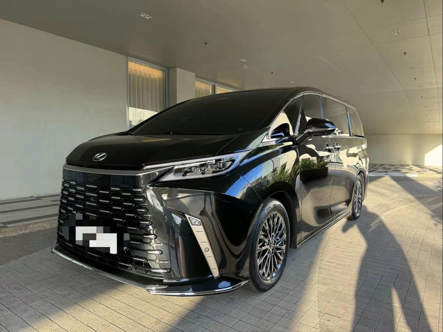 新到货 要的老板快来 2024款 全新 雷克萨斯 lm350h,七座 油电混合