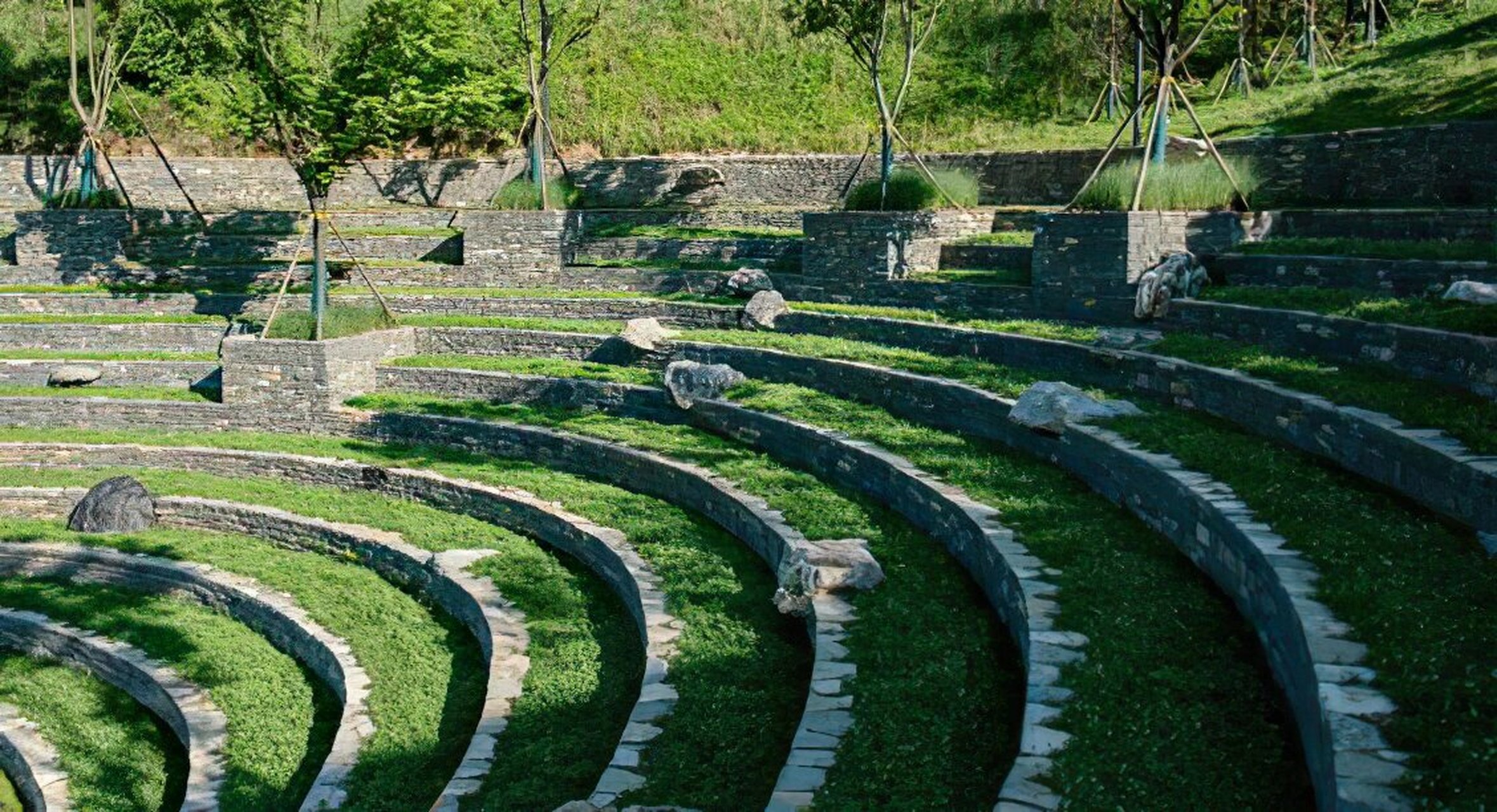 公园草阶的做法(景观篇) 下沉式设计,它就是对空间进行合理应用的基础