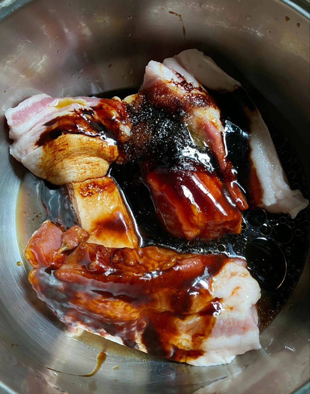 老广的味道蜜汁叉烧97上桌秒光 原料:梅花肉,酱油,腐乳汁,细砂糖