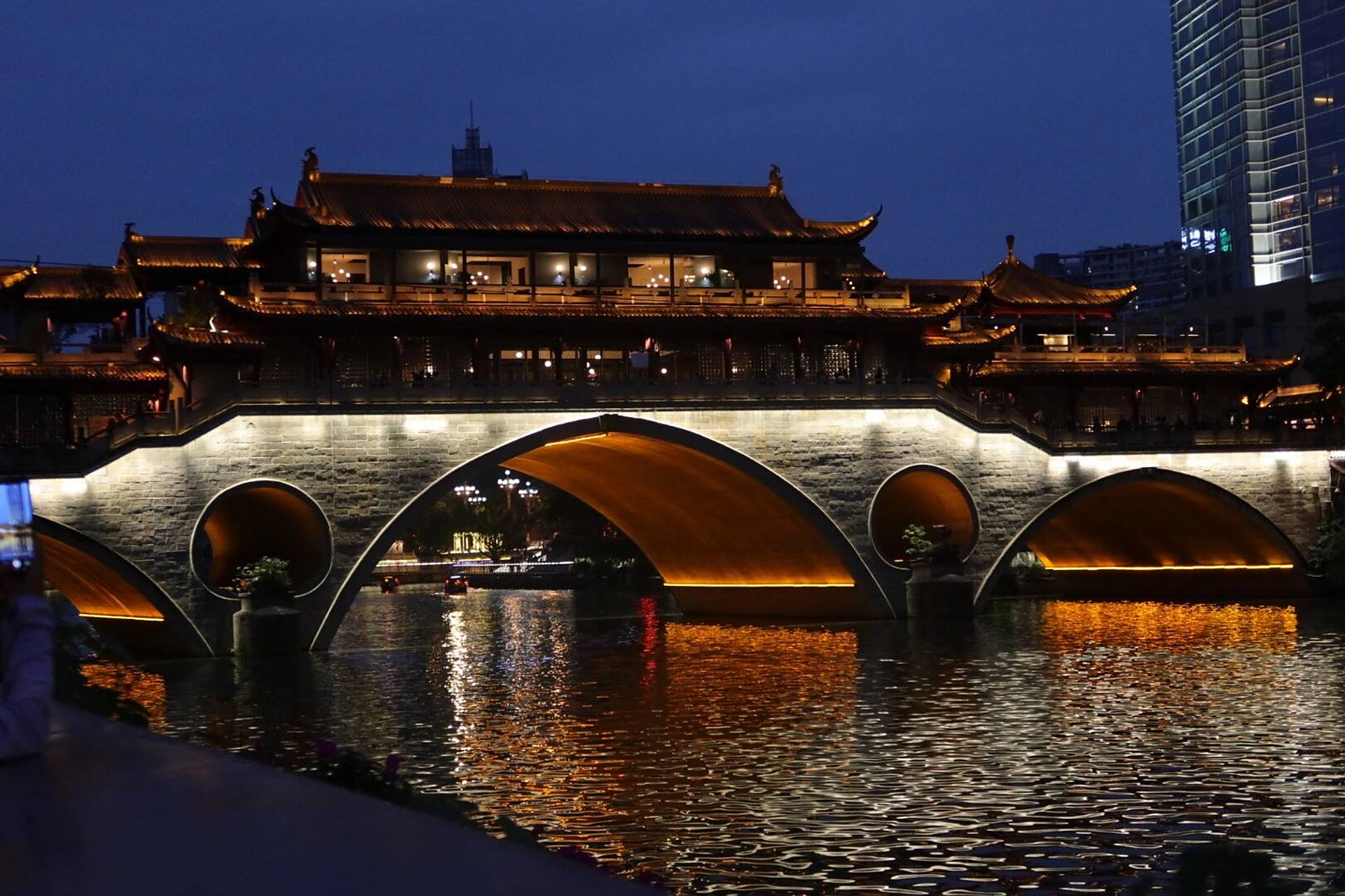 成都的十大打卡景点之一的九眼桥!