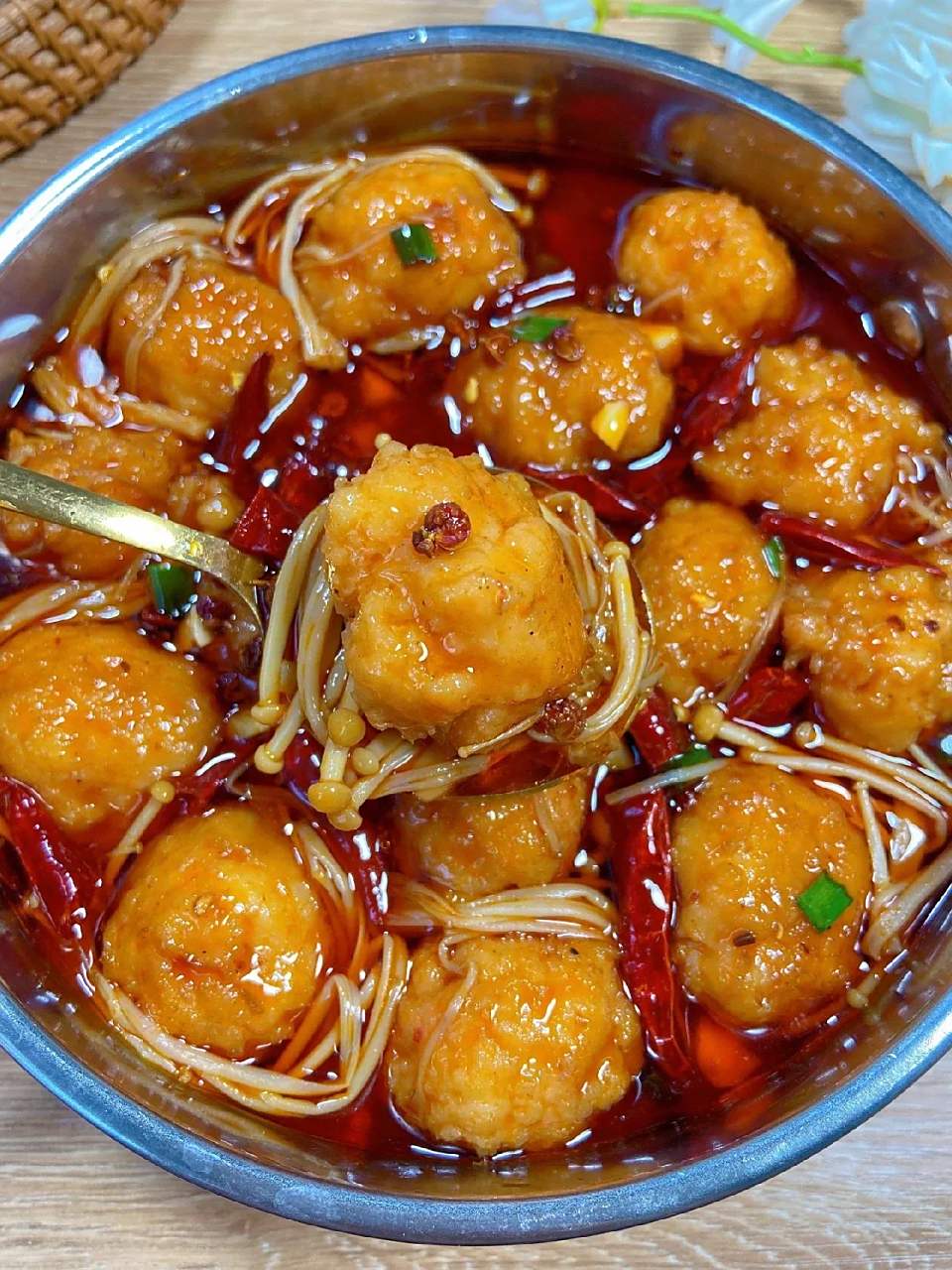 我妈做的麻辣水煮虾滑,真的太太好吃了!