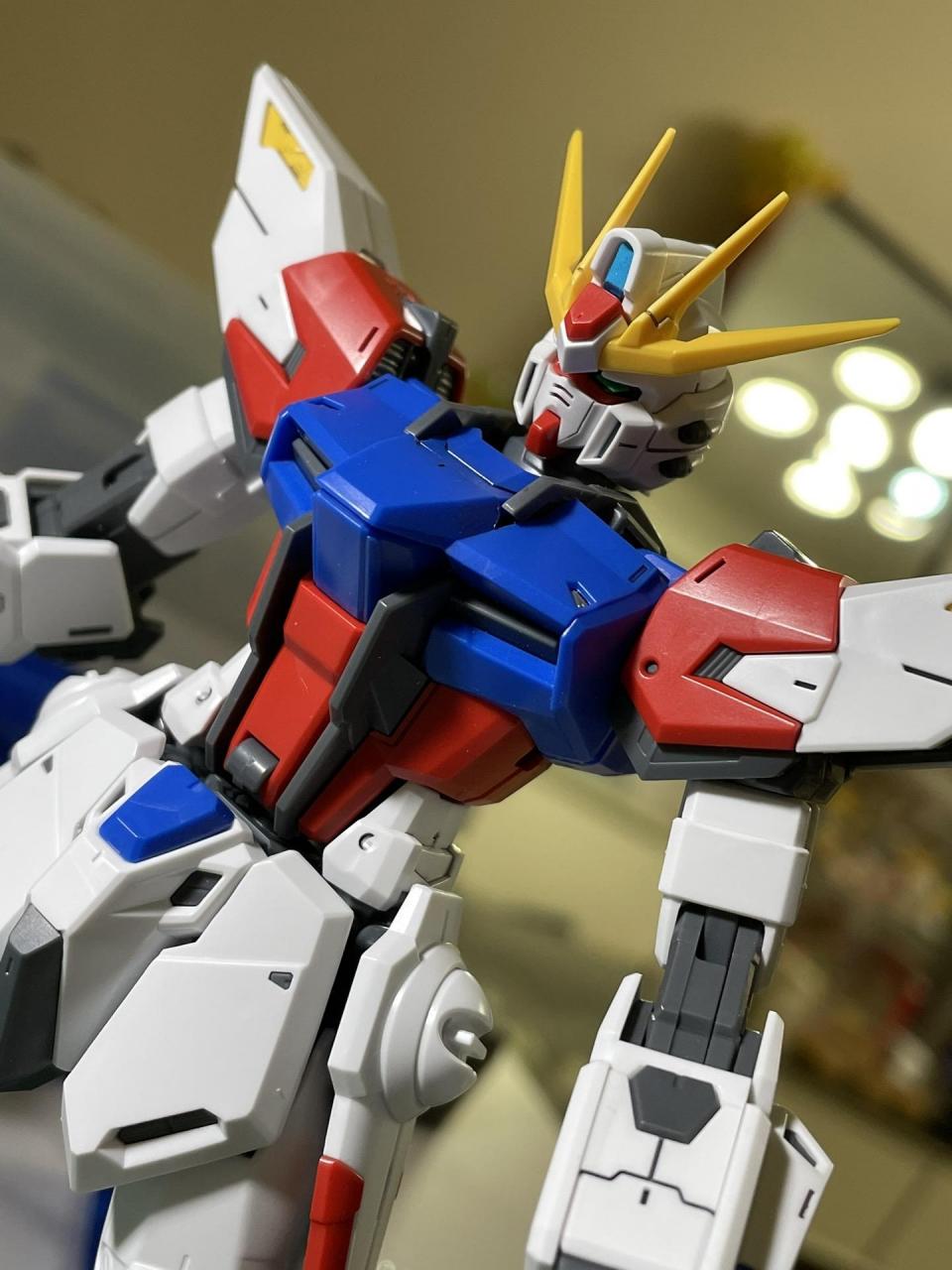 mg 创制强袭高达.作为创战者第一款通贩 mg,可算是再版了再版了.