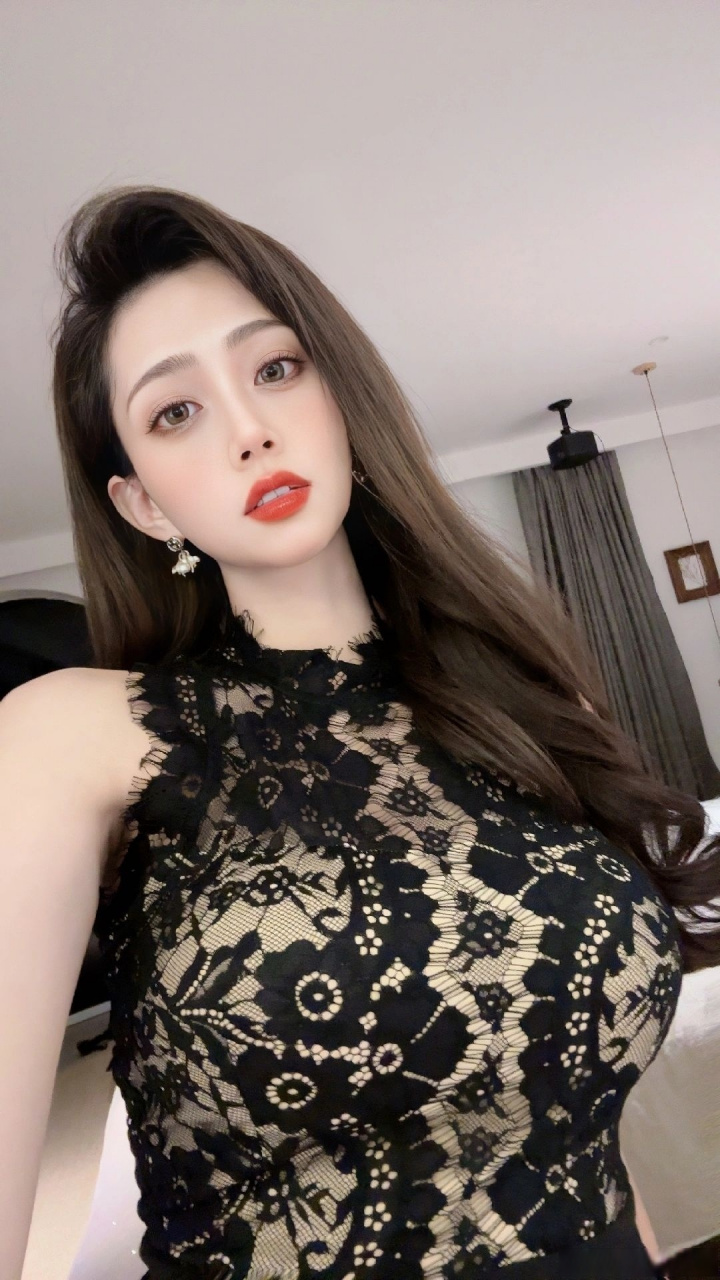 为什么你们老是说我胸大无脑,头发长还见识短.