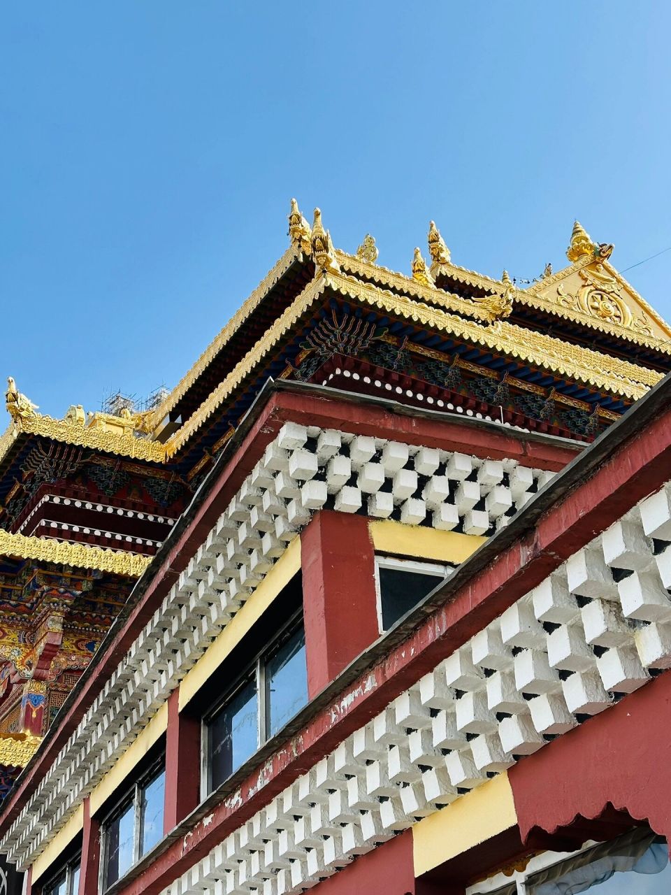 本来计划的四月西藏之路去不了,那就走走小西藏之称的马尔康昌列寺吧