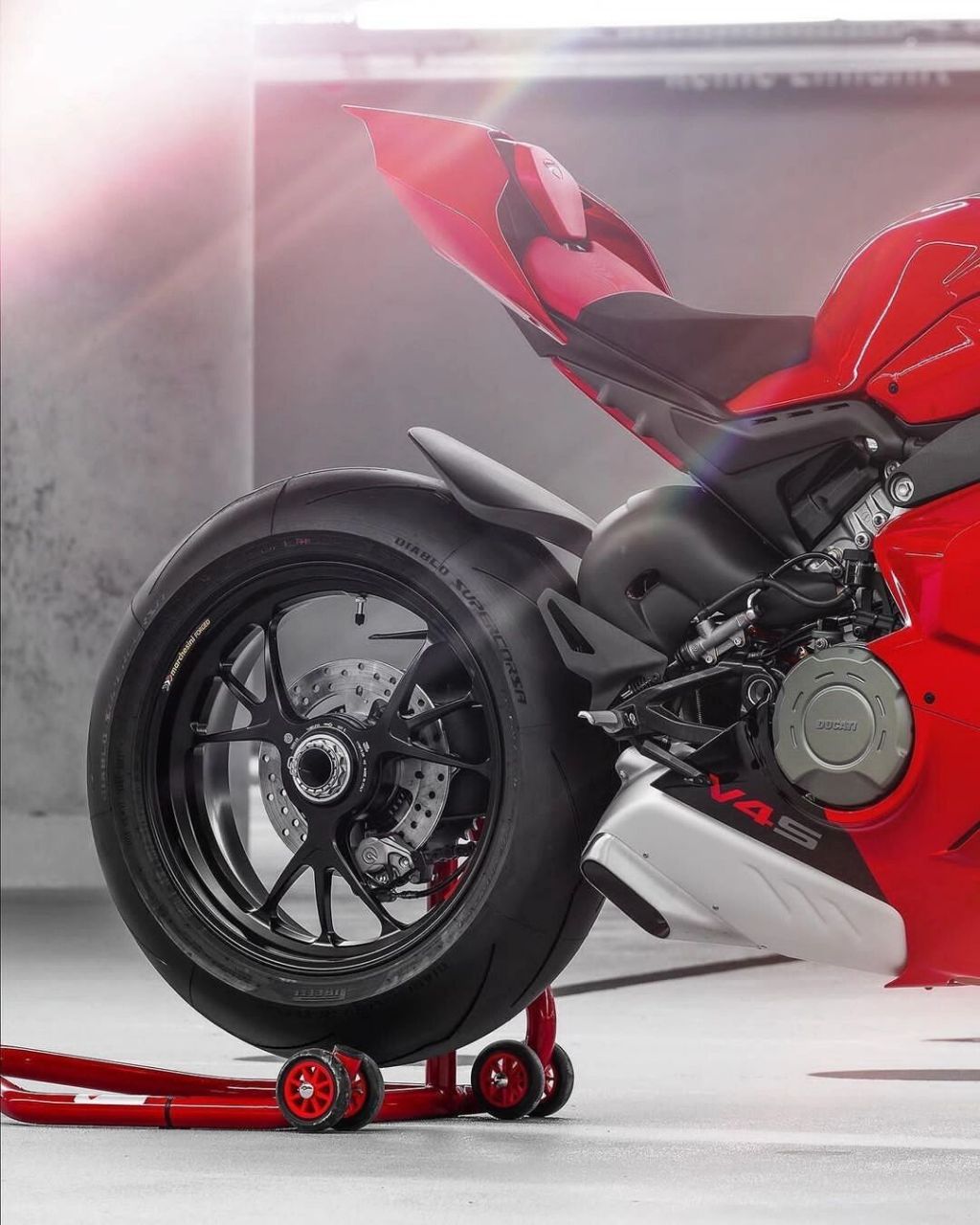 ducati panigale v4s #杜卡迪# #杜卡迪v4# #杜卡迪v4s# #机车# 书