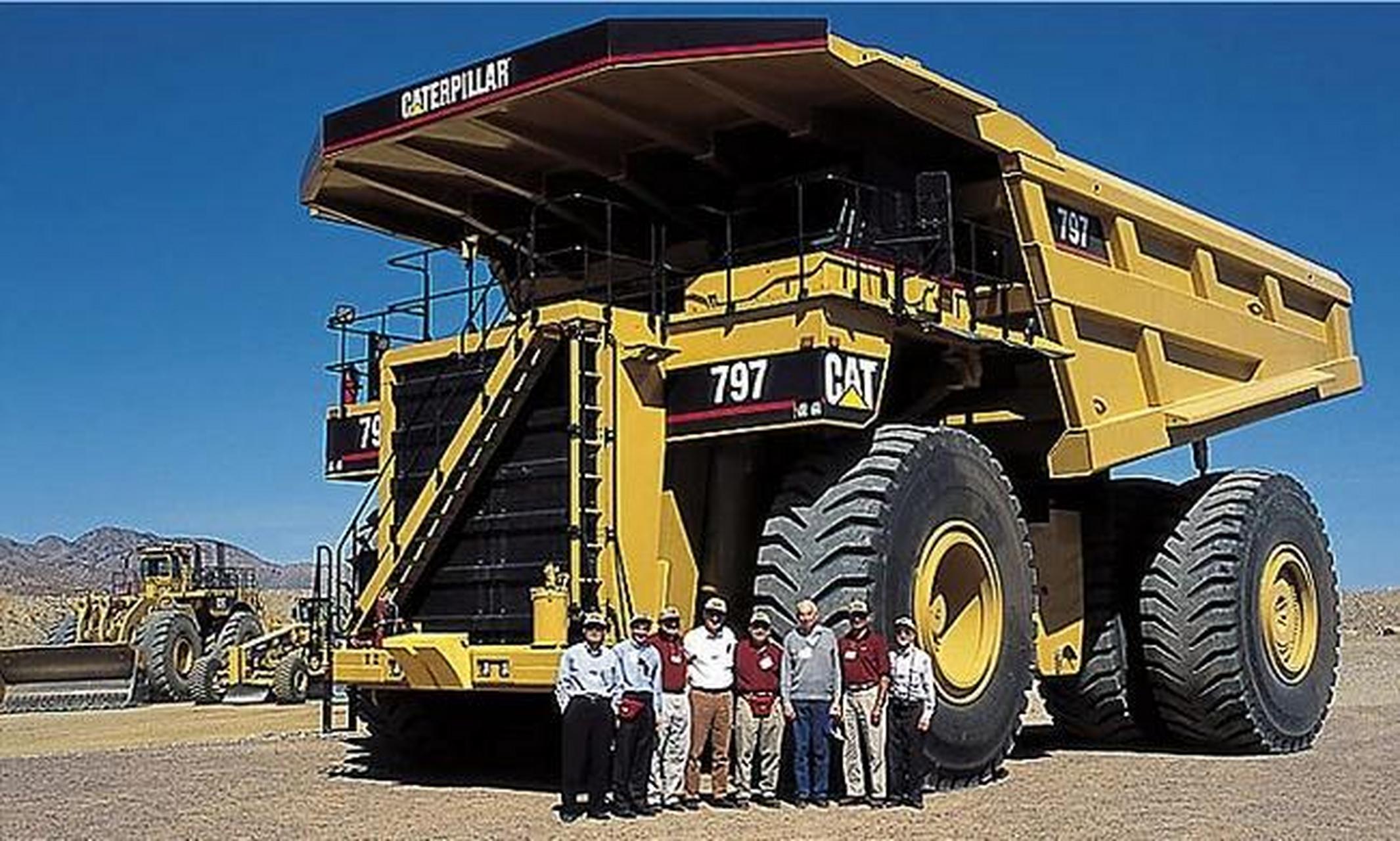 售价3000万的卡特彼勒797矿卡,在矿山它是最美的logo