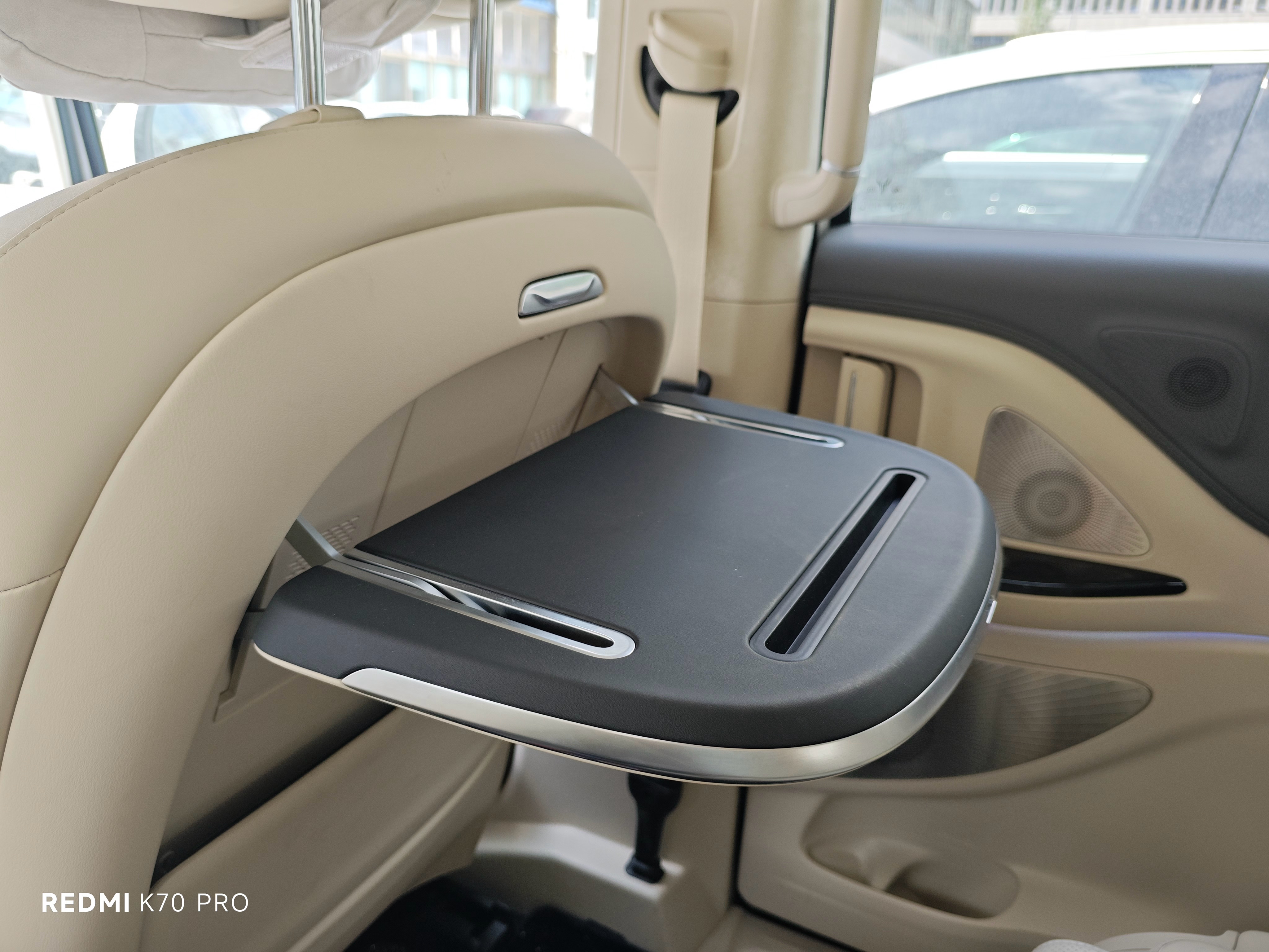 放东西的功能座椅小桌板mpv改装桌板长城h6座椅靠背上有折叠桌吗汽车