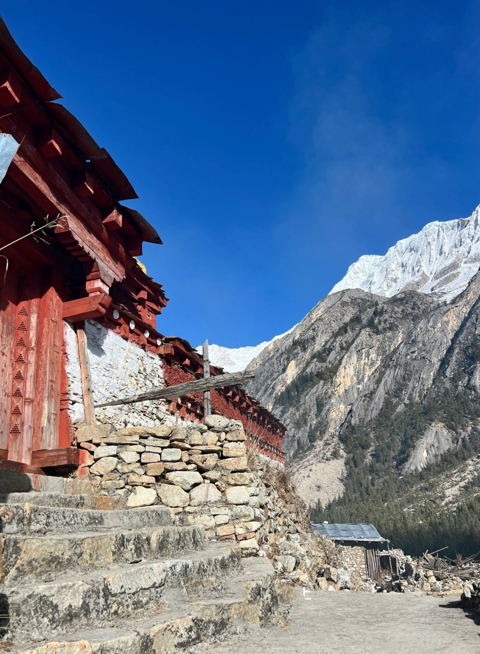 在格聂神山下的千年古刹6015 07冷古寺,位于甘孜州理塘县格聂镇