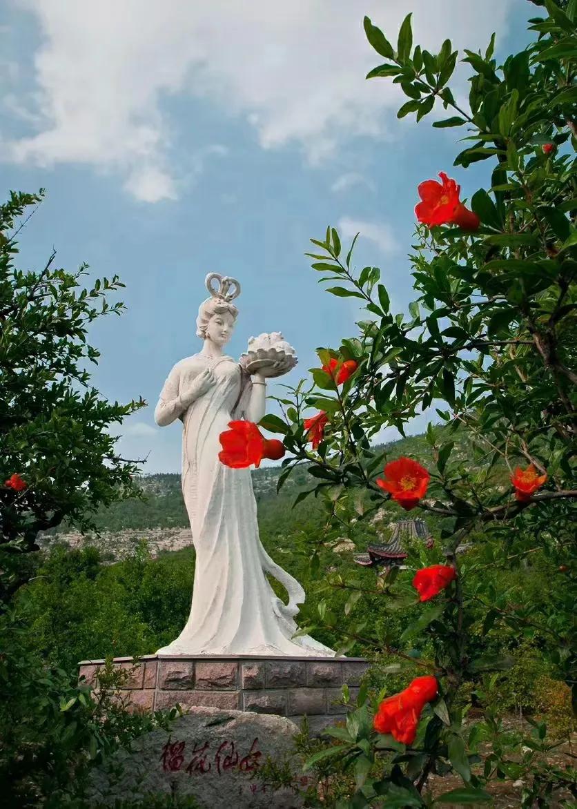 在陌生的大城市里生活有一个最好的事情就是谁也不