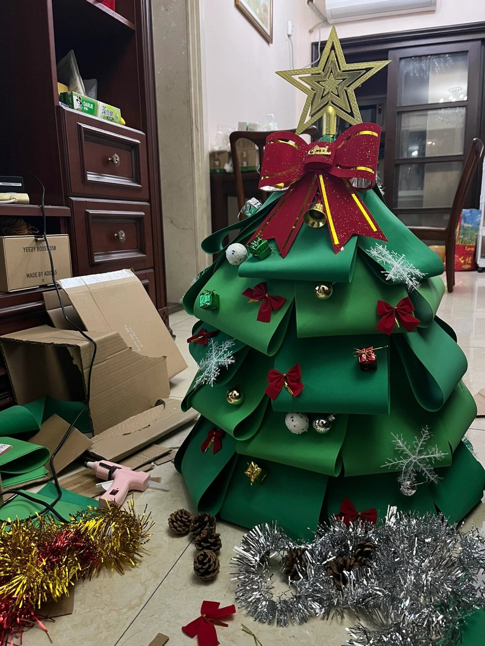 在家diy海绵纸圣诞树90 快圣诞节了90036990在家diy一颗