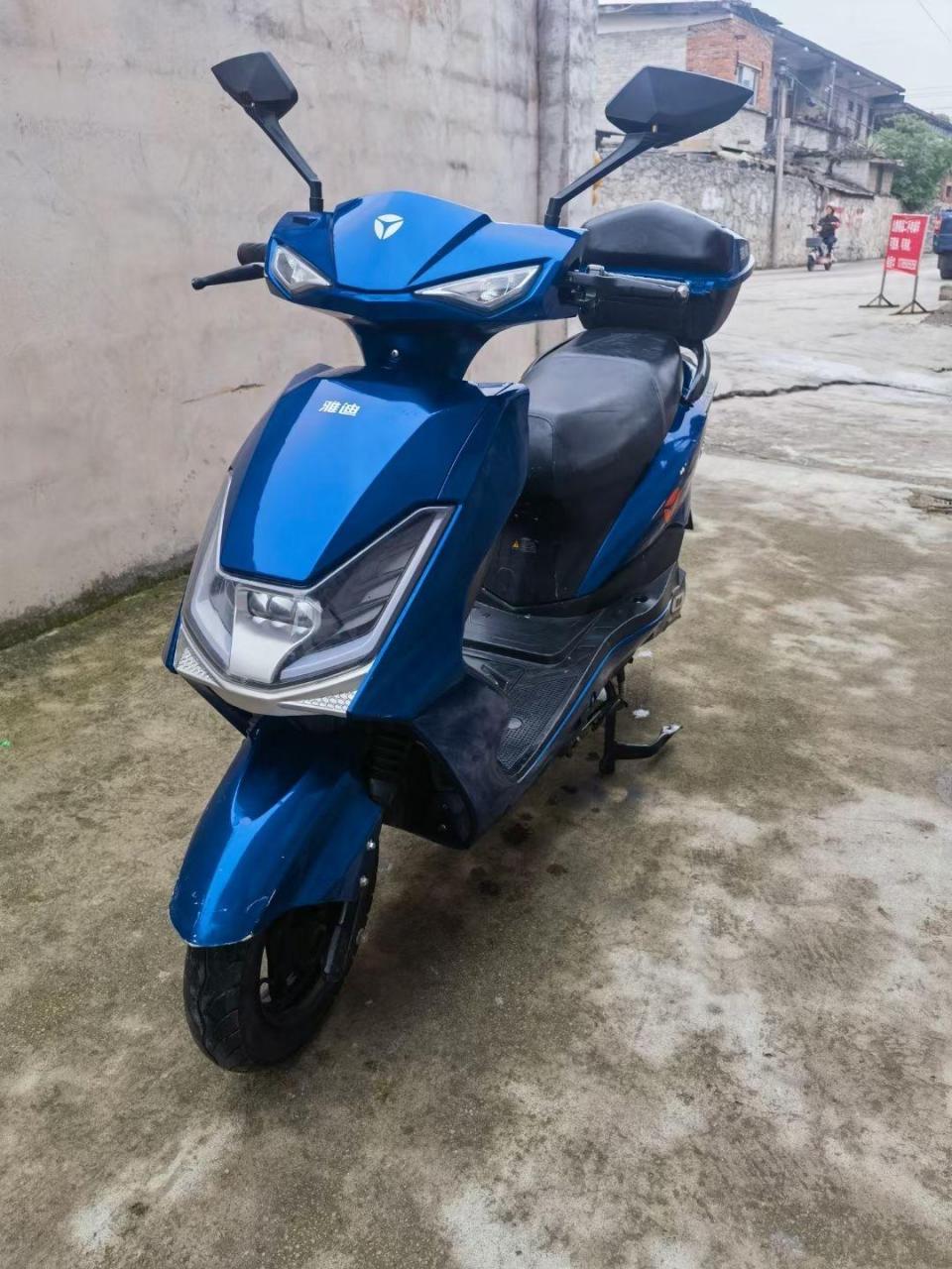 雅迪锐战2动力版,6个原装雅迪专用电池,动力好