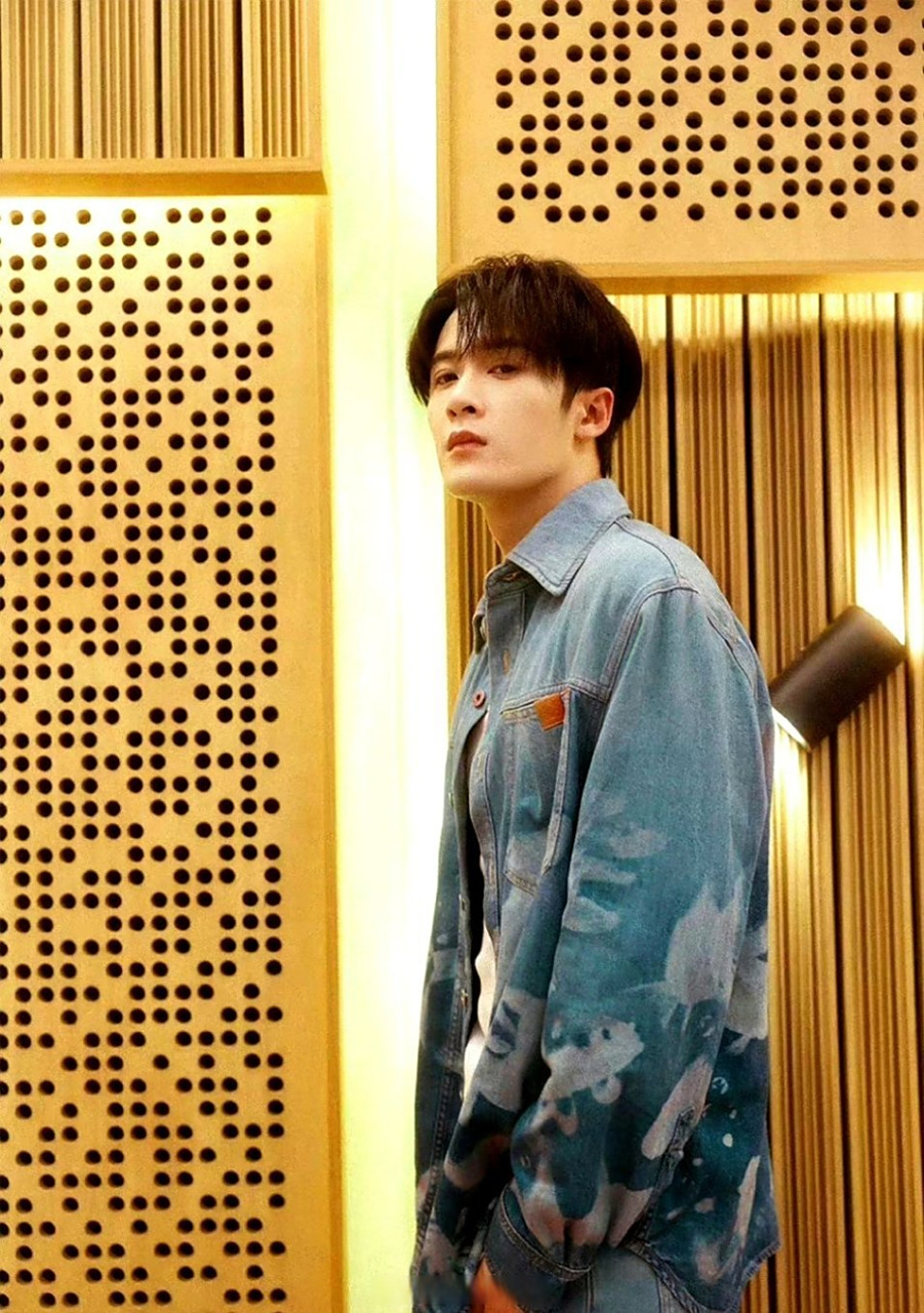 王一博 龚俊 檀健次 六一儿童节营业照片96