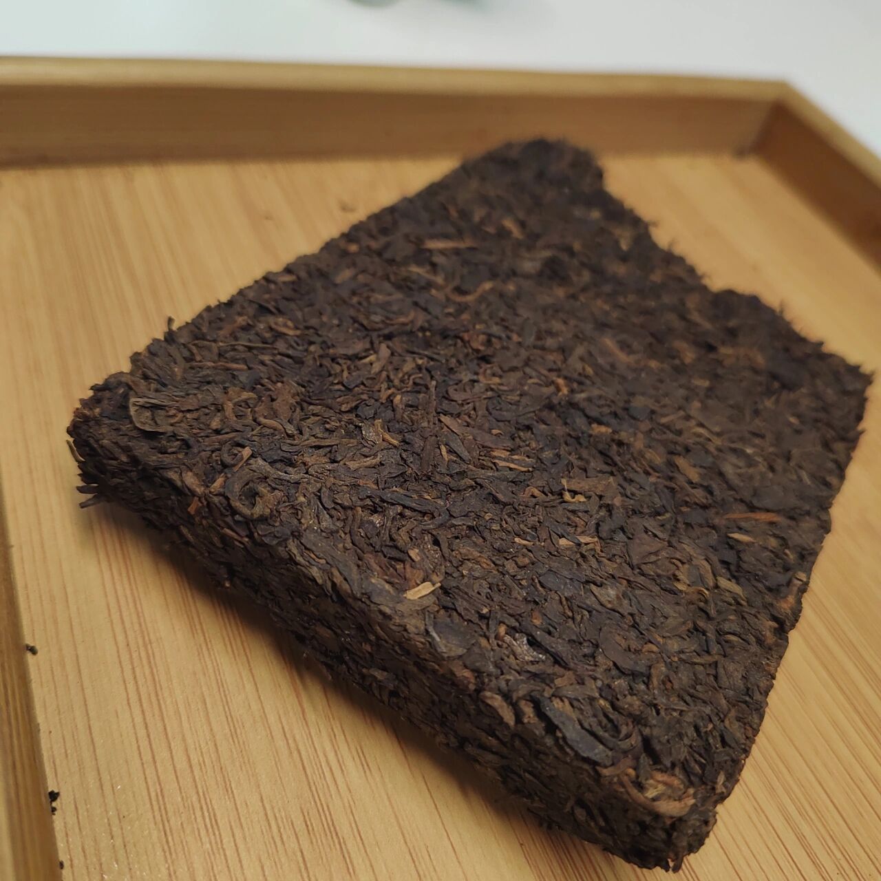 六堡茶,三鹤六堡,牌字砖 95生活中任何不起眼的事物,只要能给我们