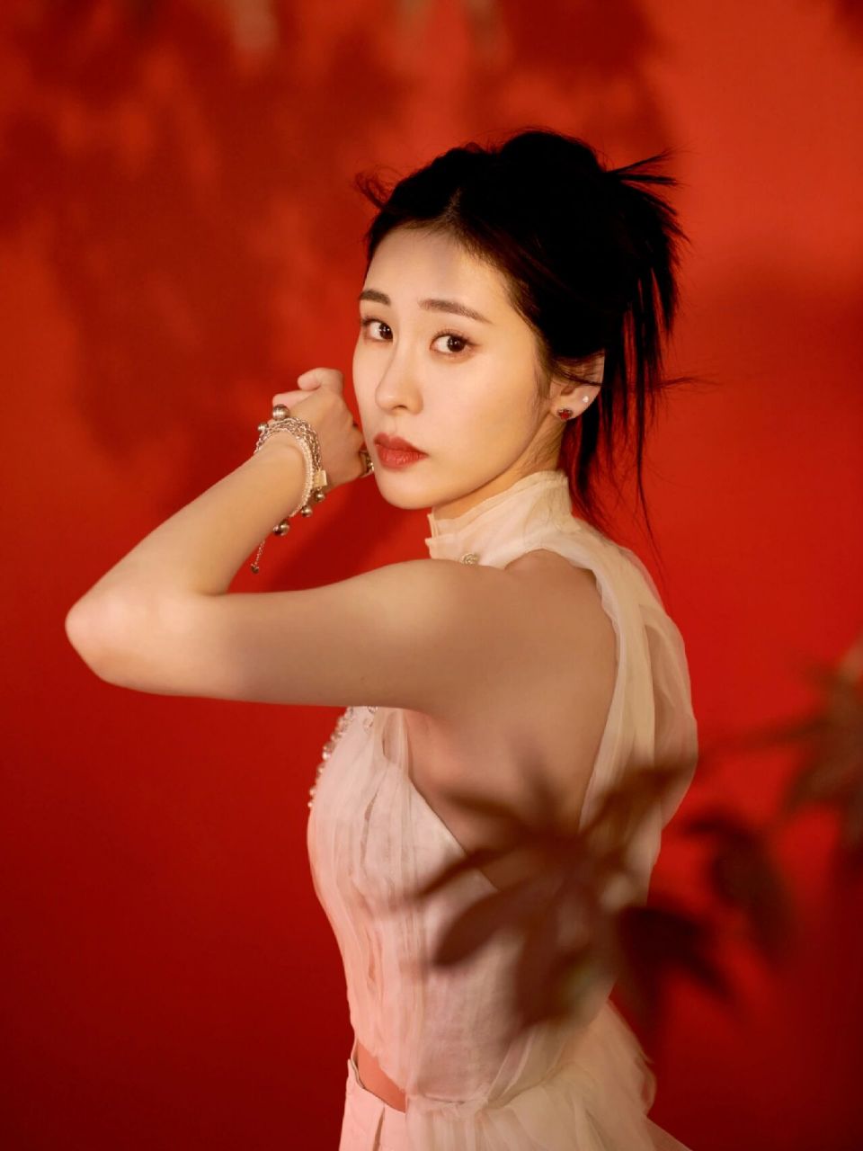 三寸盛京|张碧晨 张碧晨演绎三寸盛京 2023ss 昆仑听雪系列作品  晶莹